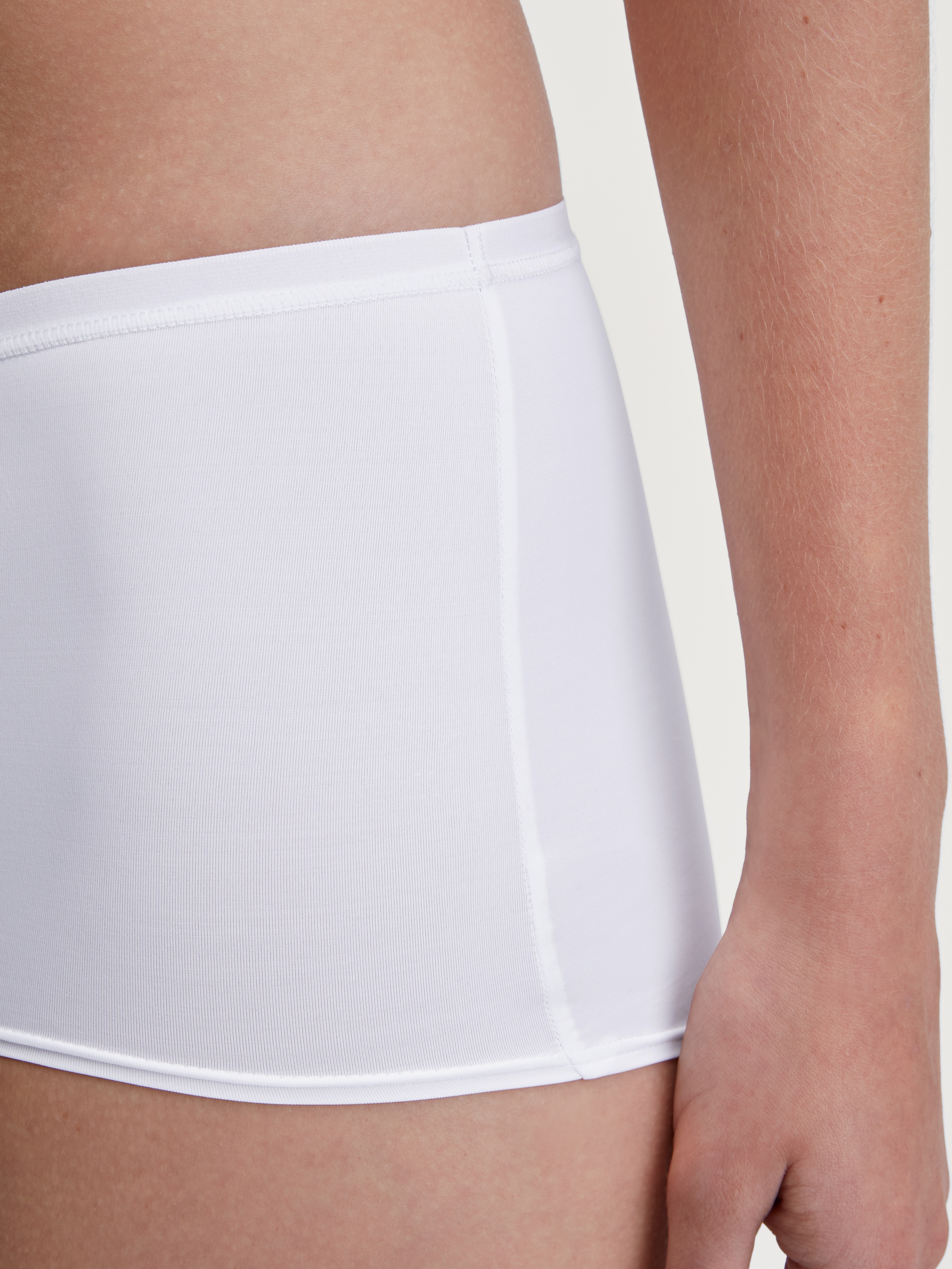 Slip CALIDA "Sleek Skin", Damen, Gr. S (40/42), weiß, Single Jersey, Obermaterial: 73% Polyamid, 27% Elasthan, körpernah, Unterhosen Slip, weich, elastischer Bund, schmaler Schnitt 8