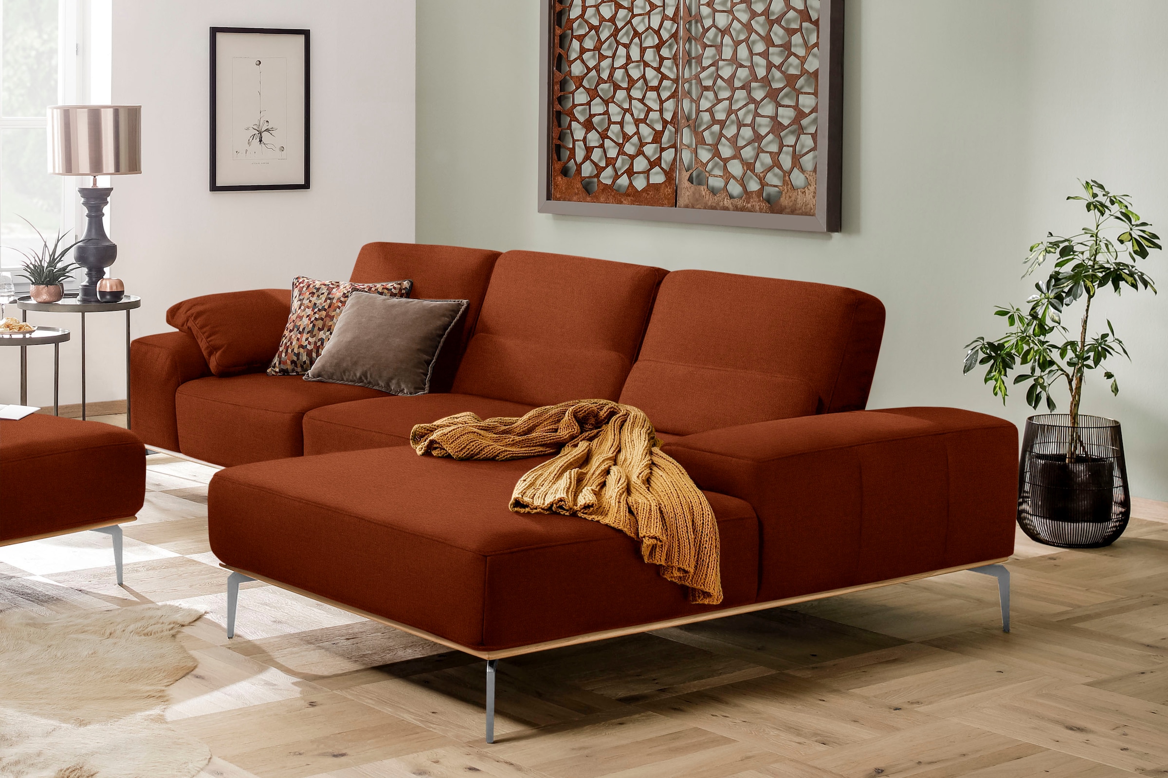 W.SCHILLIG Ecksofa "run, Designsofa, bequem, L-Form" mit elegantem Holzsockel, Füße in Chrom glänzend, Breite 299 cm