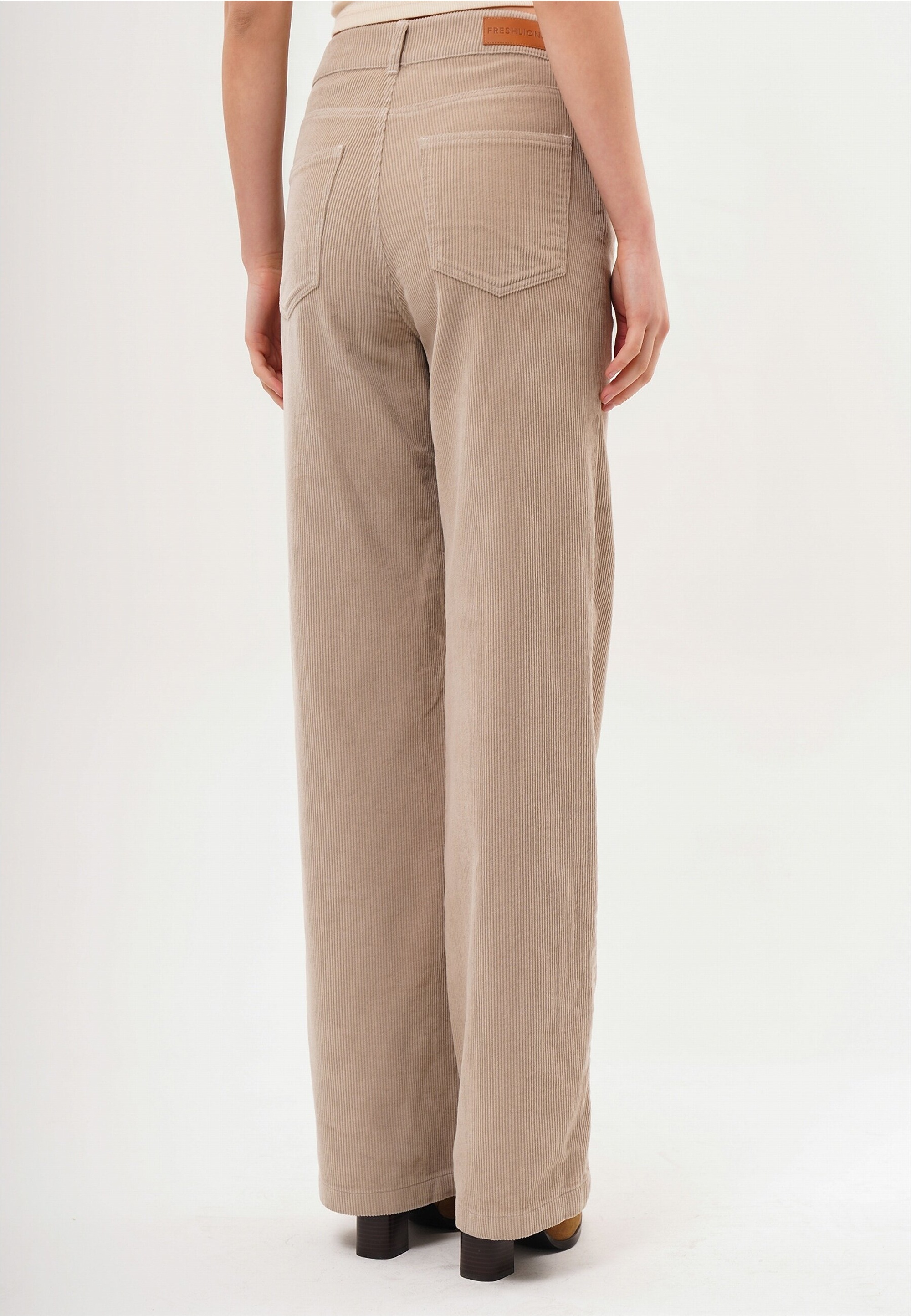 freshlions Cordhose »Jara«, mit ausgestelltem Bein
