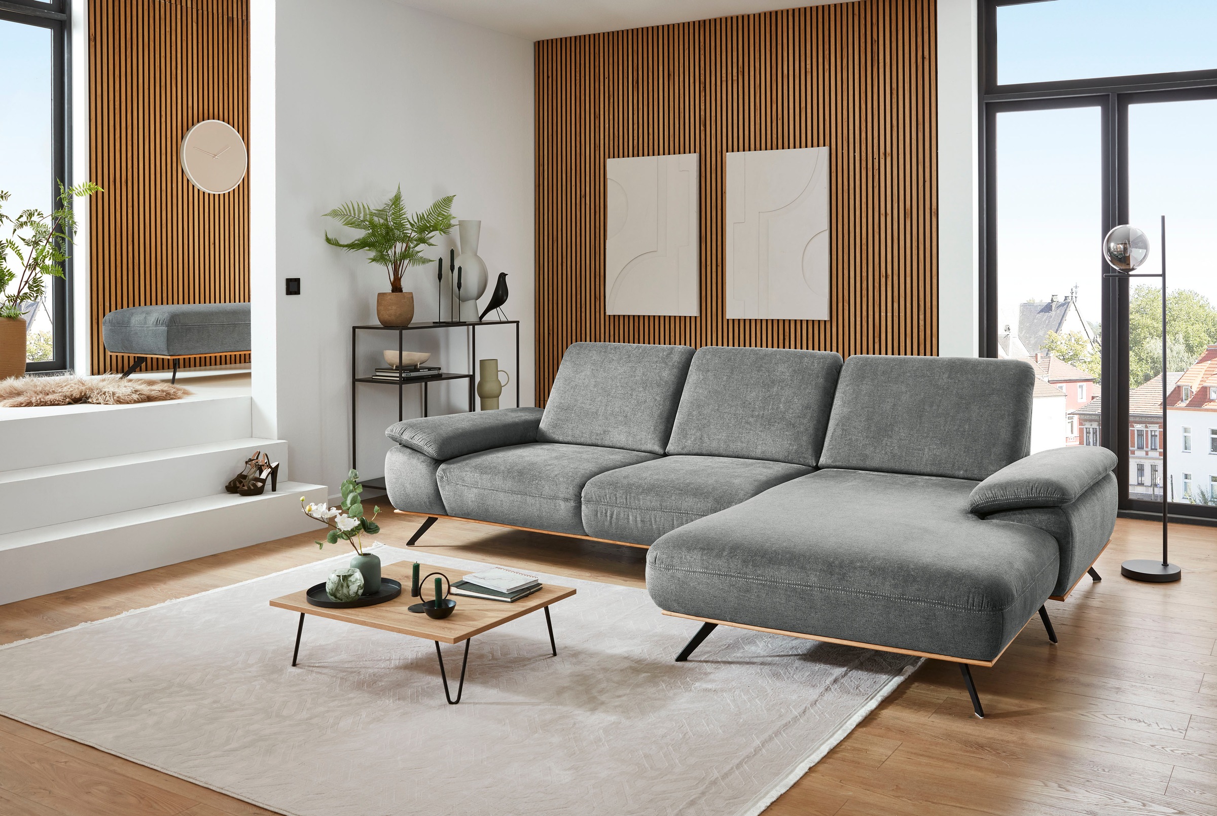 Die PlanBar Ecksofa "ZE-EM18063, Breite 322 cm" wahlweise mit Sitztiefen- und Armteilverstellung