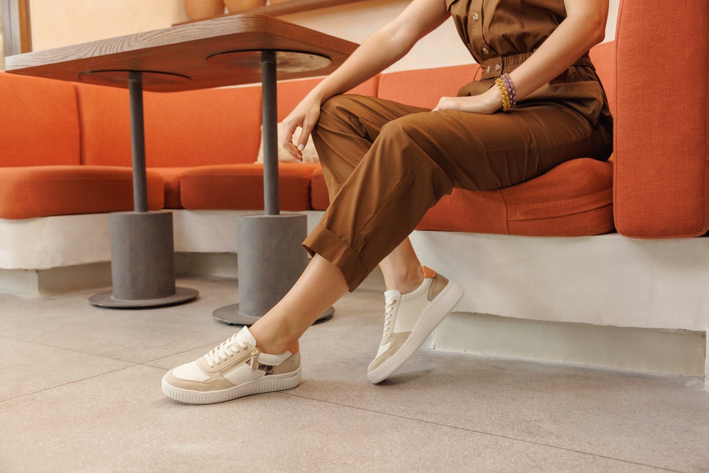 Thumbnail - Remonte Plateausneaker Schnürschuh, Halbschuh, Freizeitsneaker mit Schaftrandpolsterung