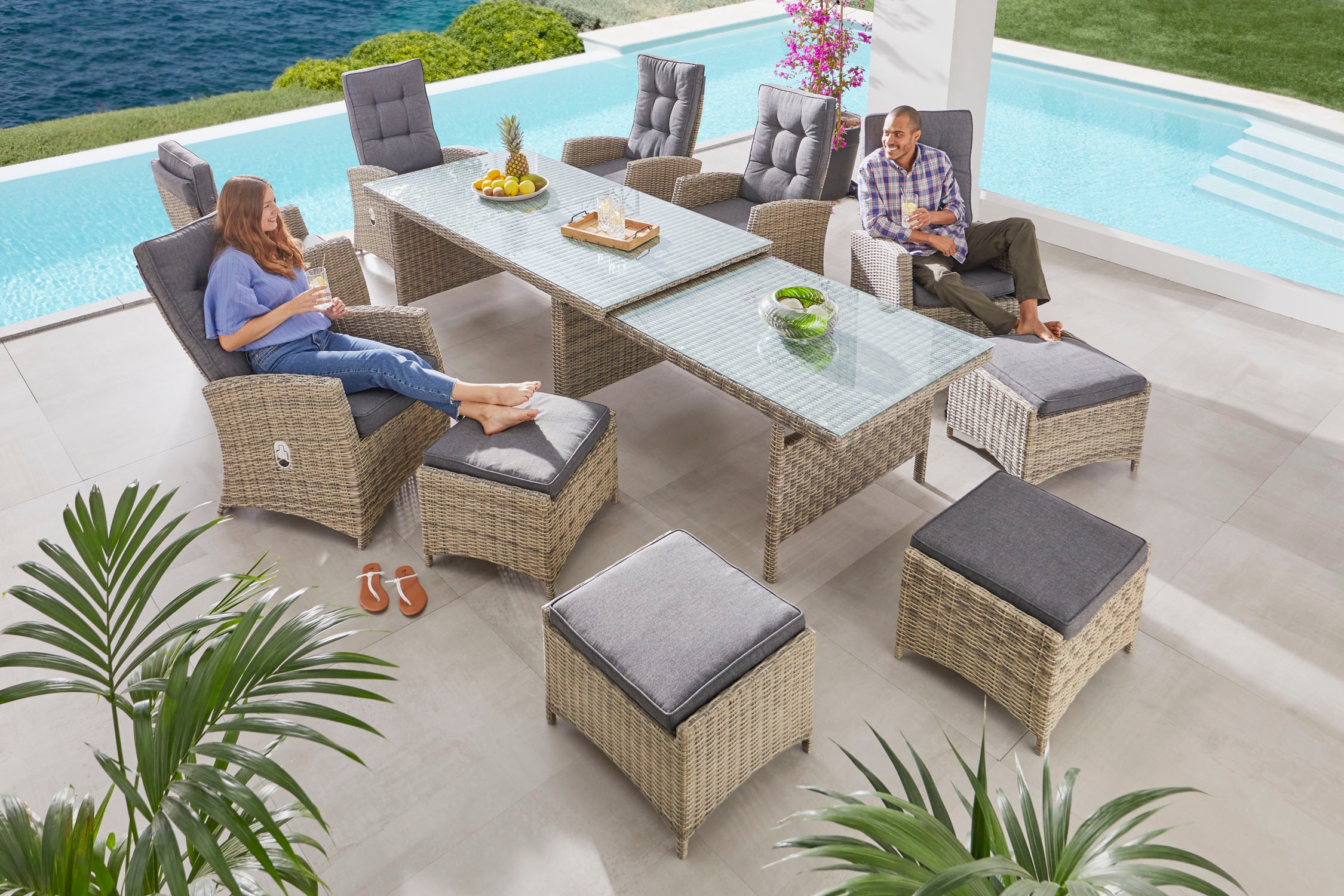 KONIFERA Garten-Essgruppe »Monaco«, (Set, 27 tlg., 6x Sessel, 4x Hocker, 1x AZ-Tisch 200-366x100x75,5 cm, inkl. Auflagen), für 10 Personen Aluminium, Polyrattan, Rückenlehne verstellbar