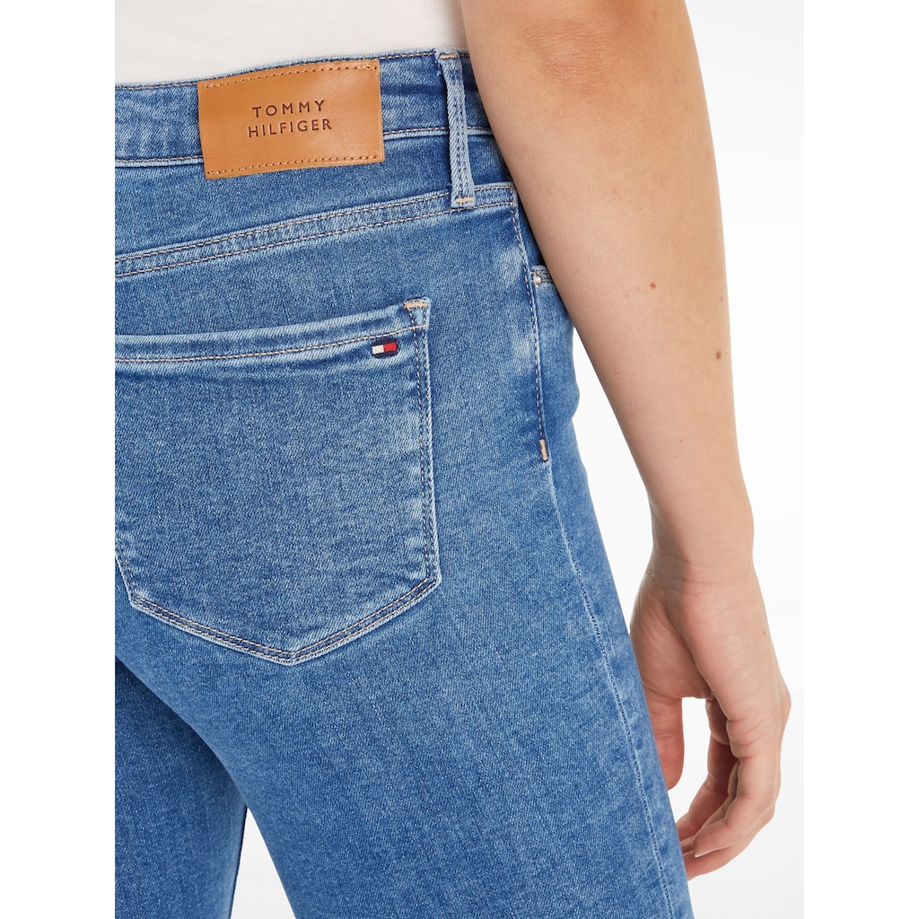 Tommy Hilfiger Röhrenjeans »TH FLEX COMO SKINNY RW«, mit Leder-Badge