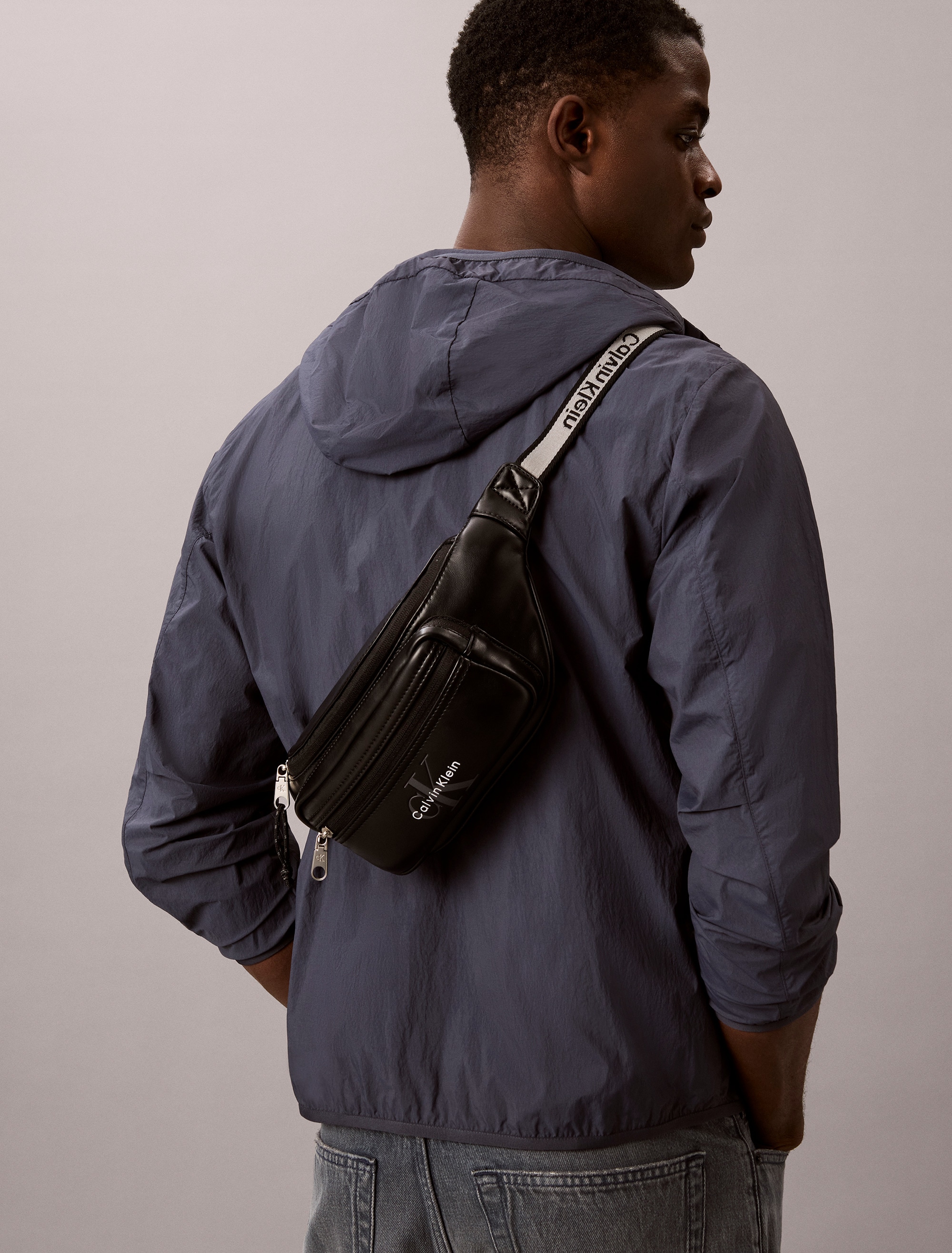 Calvin Klein Gürteltasche »BOLD LOGO WEBBING WAISTBAG« Bauchtasche, Body Bag, kleine Cross Body Bag mit Außenfach