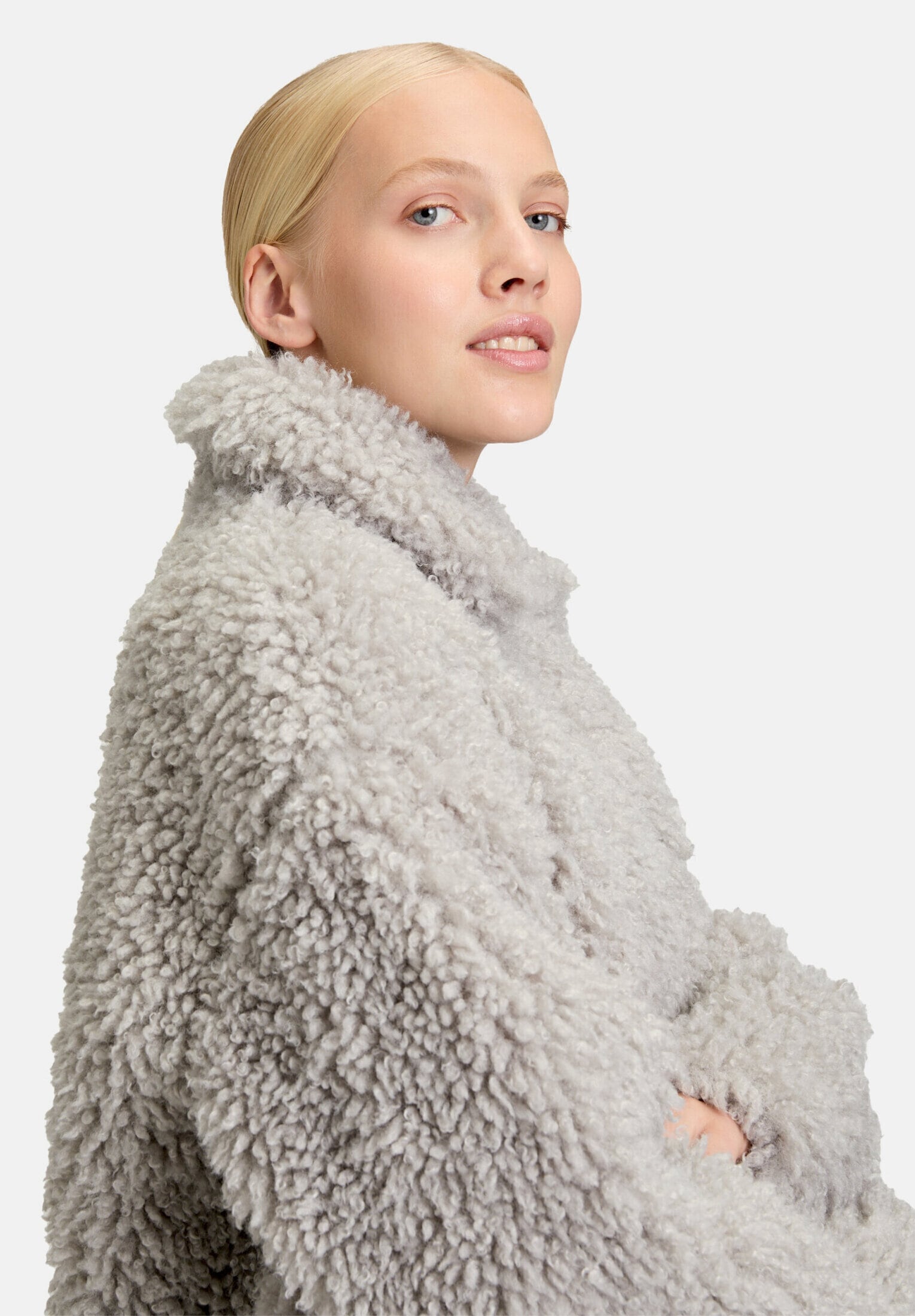 Amber & June Plüschjacke »Damen mit Stehkragen«