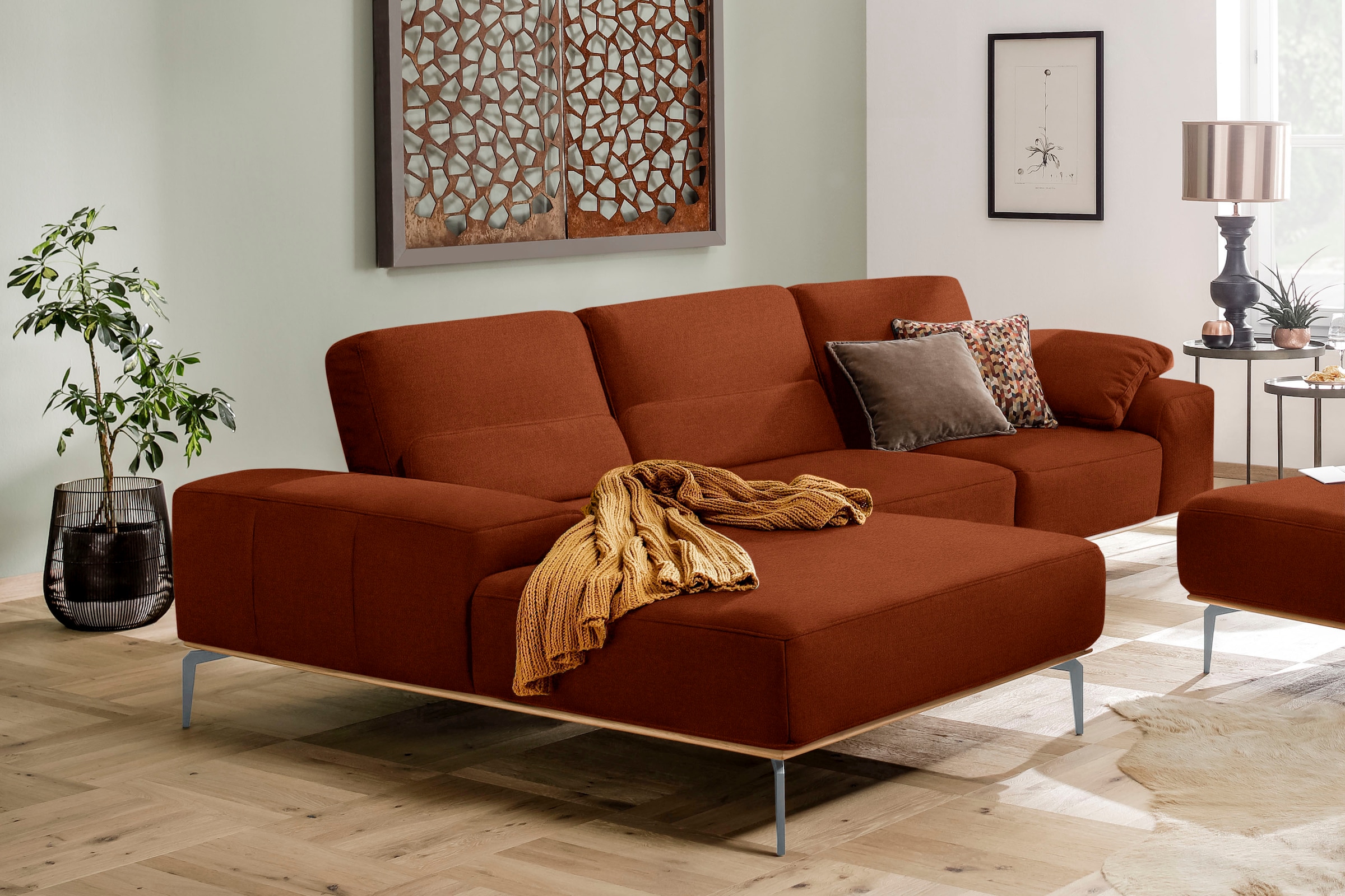 W.SCHILLIG Ecksofa "run, Designsofa mit tollem Sitzkomfort, bequem, L-Form" mit elegantem Holzsockel, Füße in Silber matt, Breite 319 cm