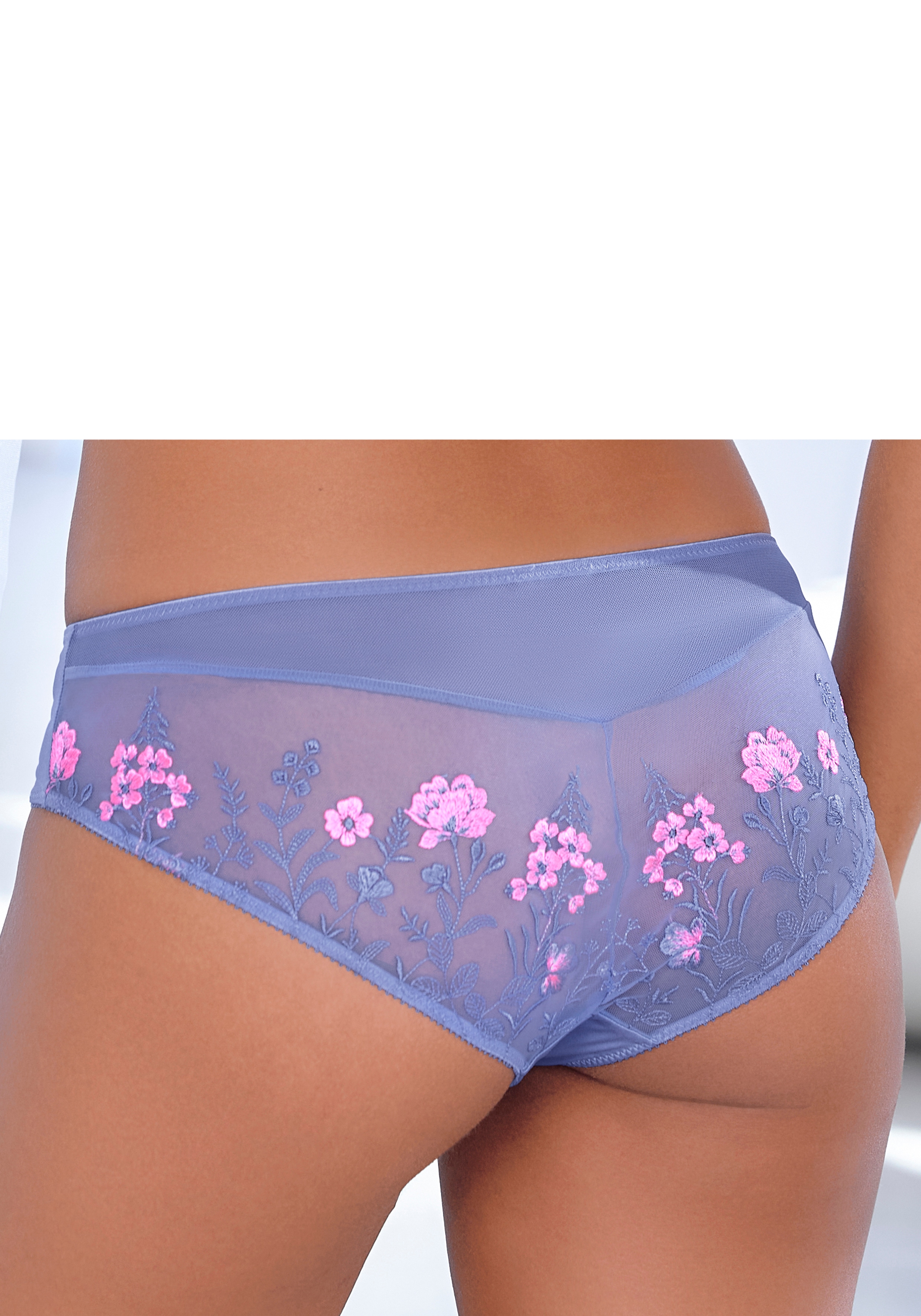 LASCANA Tanga "Maria" Edle Stickerei-Spitze hinten, als Dessous-Set kombinierbar
