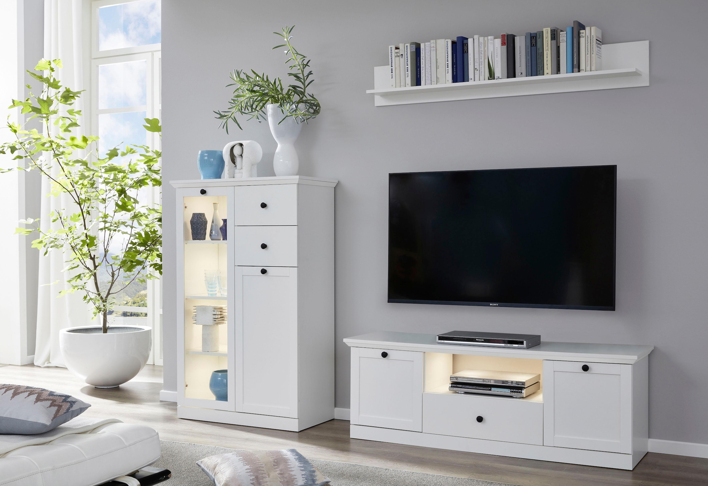 Home affaire Lowboard »Örebro«, Kommode, zeitloser Landhausstil, mit Vollauszug, Beleuchtung optional