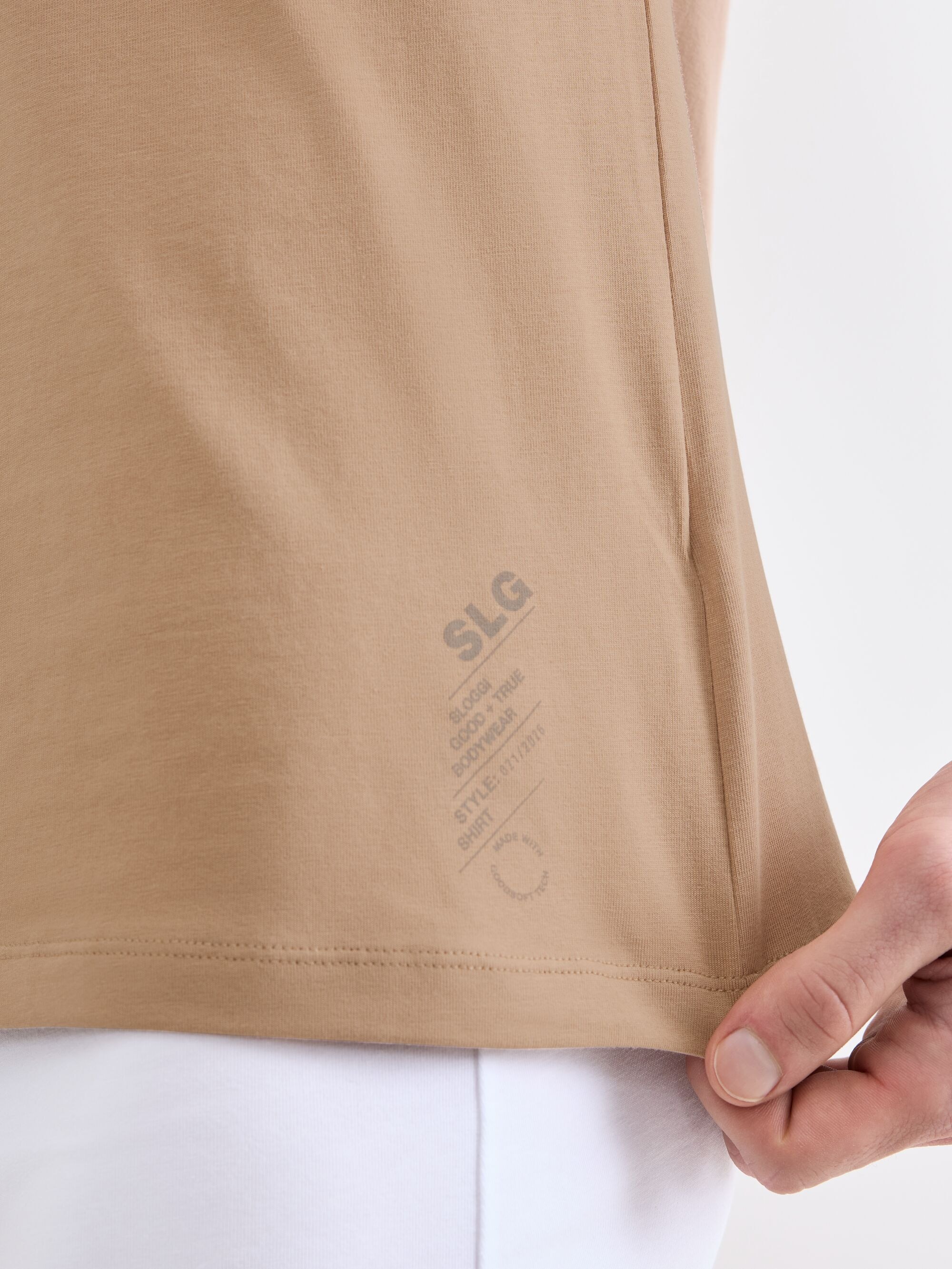 sloggi Unterziehshirt »SLG Base V Neck Shirt« weiches und edles Material