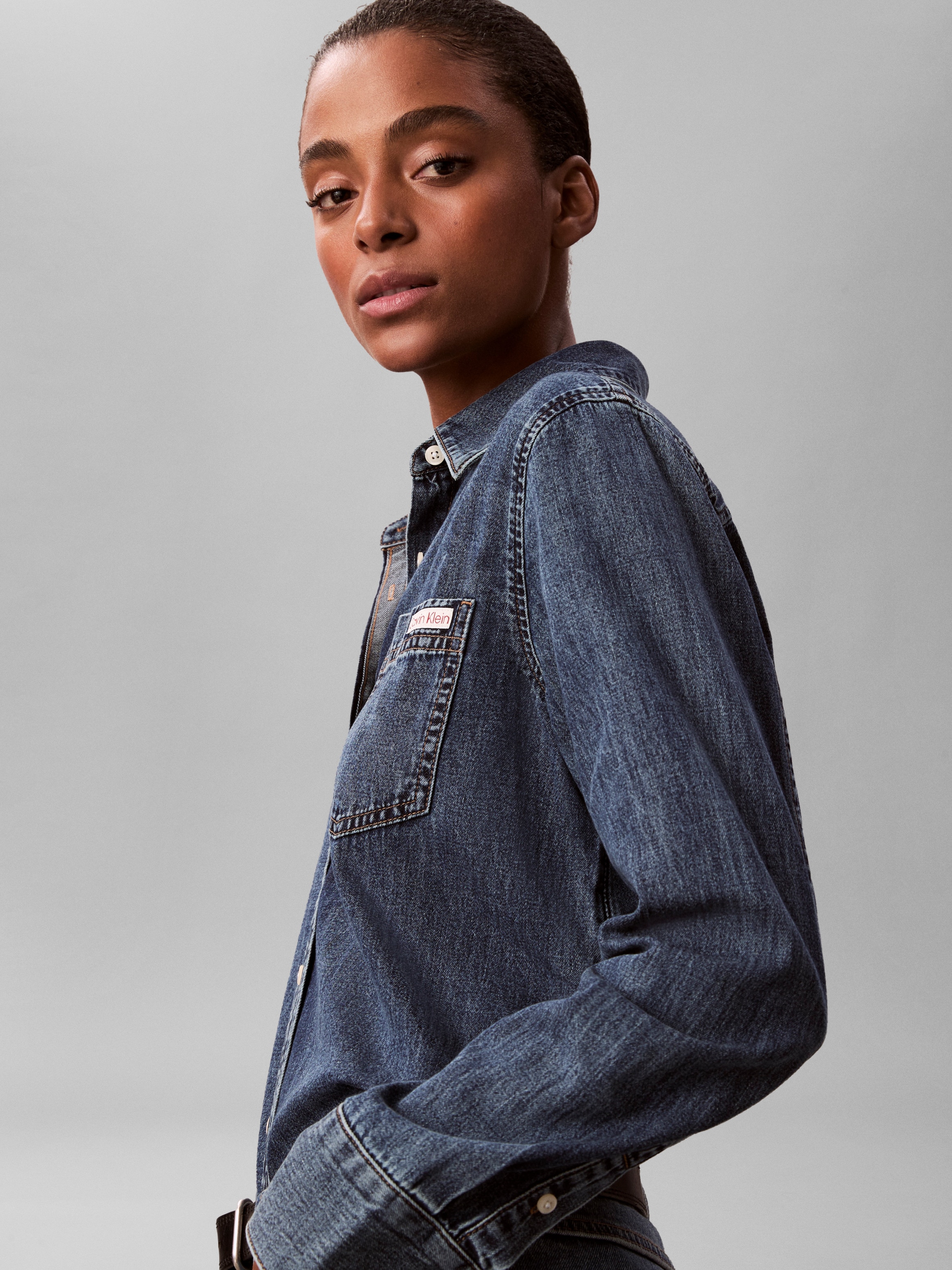 Calvin Klein Jeans Jeansbluse Regular fit, Brusttasche, abgerundeter Saum