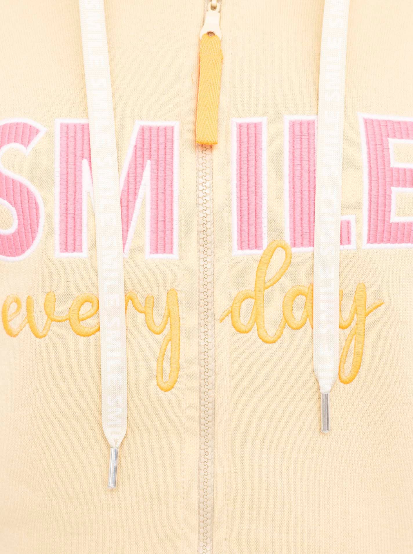 Zwillingsherz Jerseymantel »"Smile everyday"«, mit großer SMILE Stickerei und positiver Botschaft