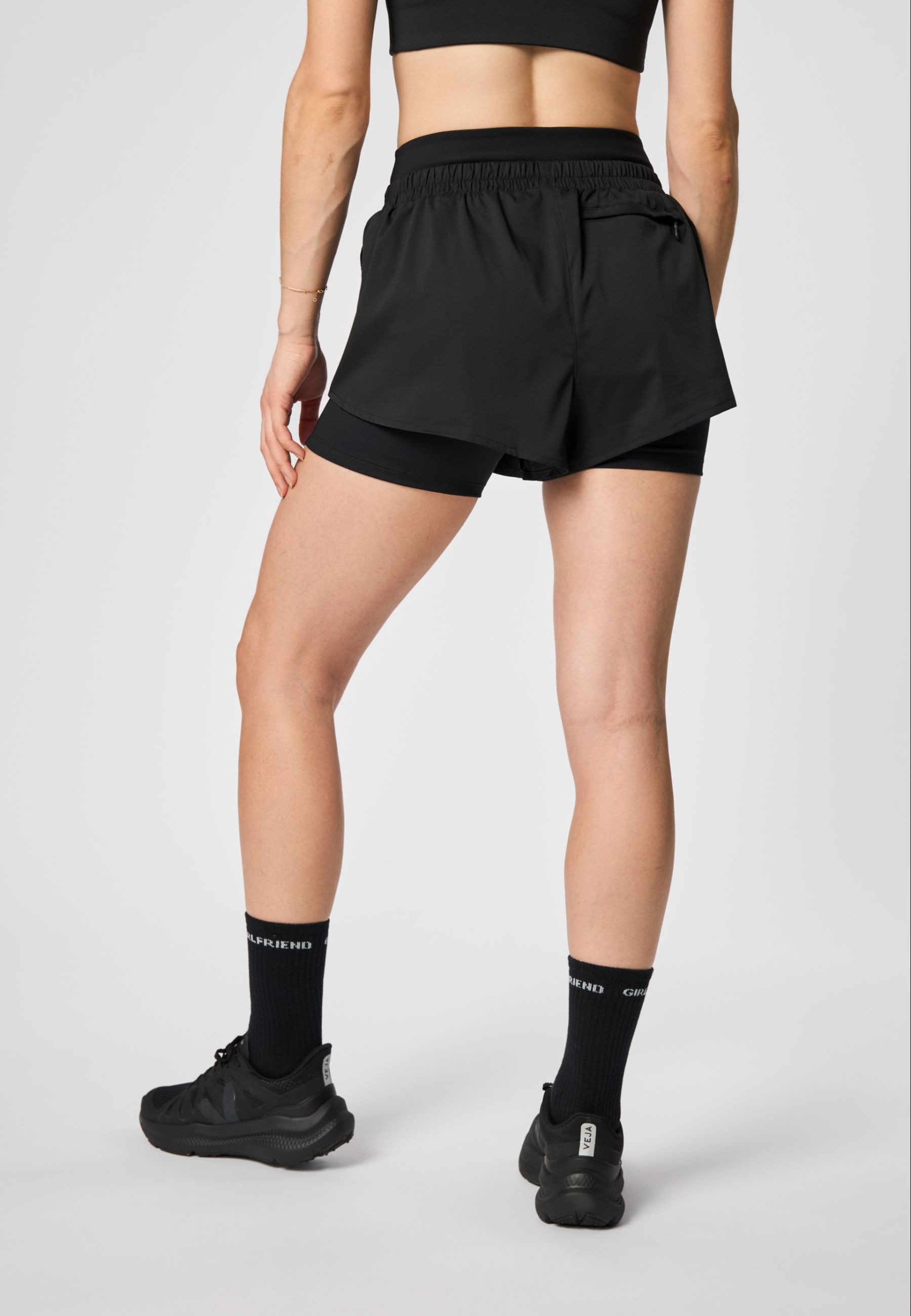 GIRLFRIEND COLLECTIVE Trainingsshorts »Girlfriend Collective Fallon Trail Shorts«