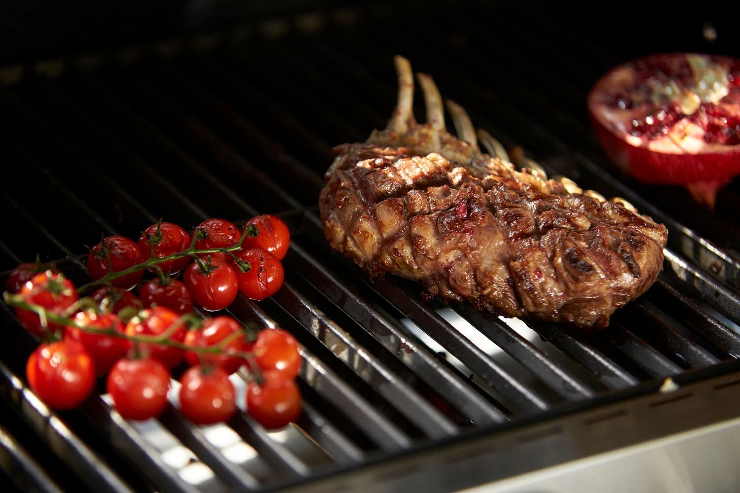 RÖSLE Gasgrill »BBQ-Station VIDERO, 25525«, G4 Edelstahl, 4 Haupt- und 1 Seitenbrenner, beleuchtete Drehknöpfe