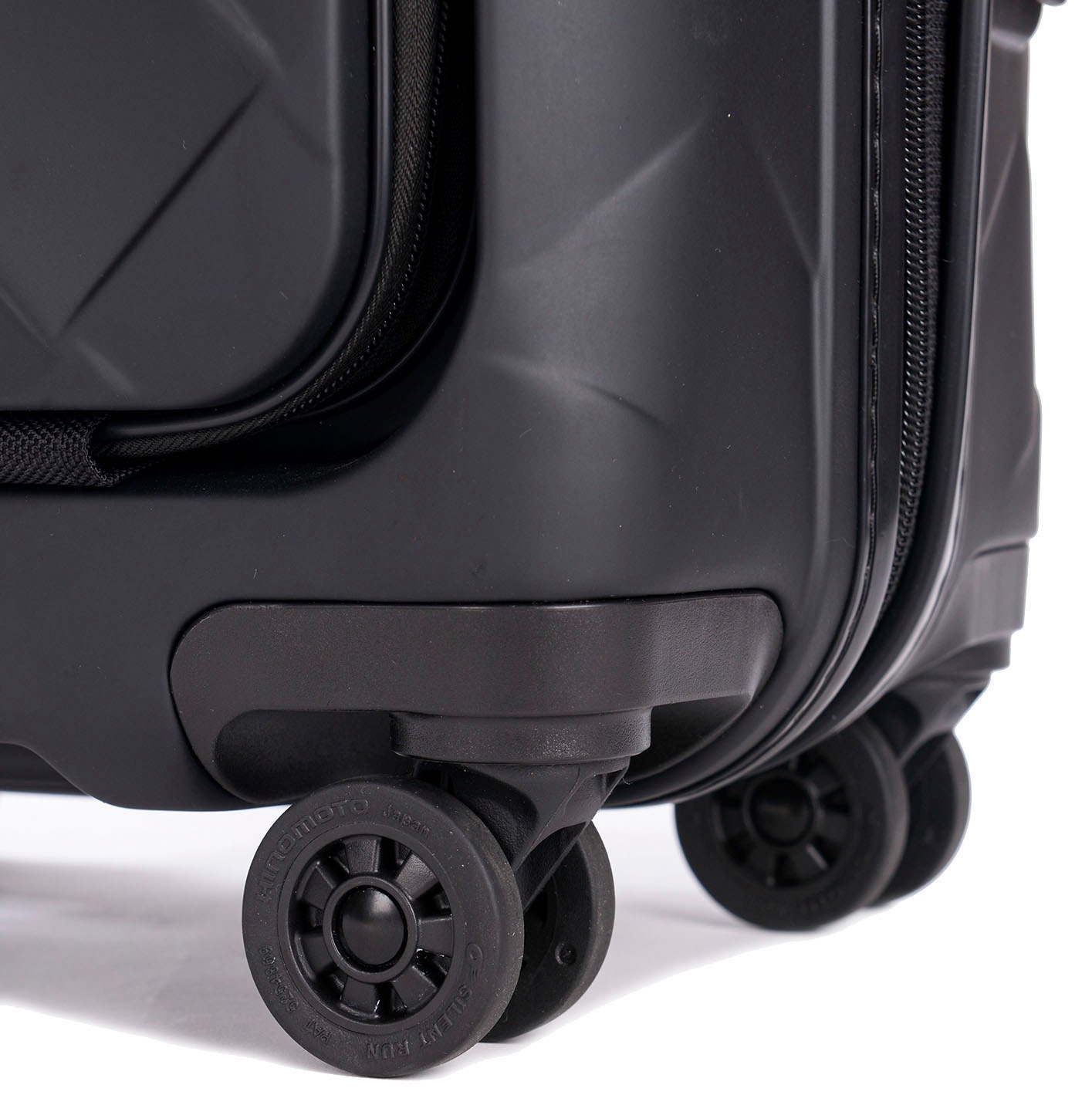 Stratic Hartschalen-Trolley »Leather&More S mit Vortasche, matt black«, 4 Rollen, Handgepäck Reisekoffer Reisegepäck TSA-Zahlenschloss