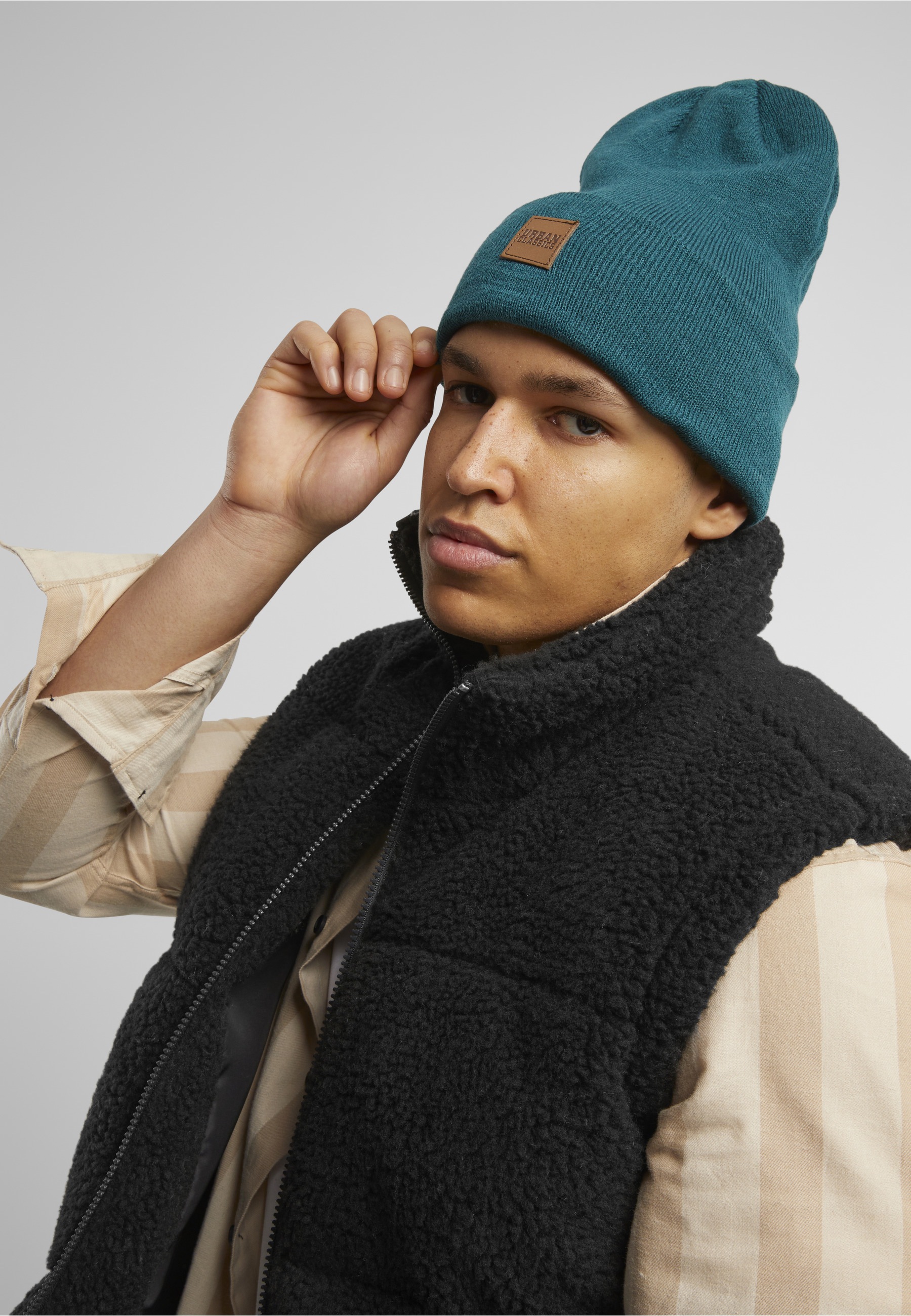 URBAN CLASSICS Beanie »Urban Classics Unisex Synthetic Leatherpatch Long Beanie« 1 Stk.