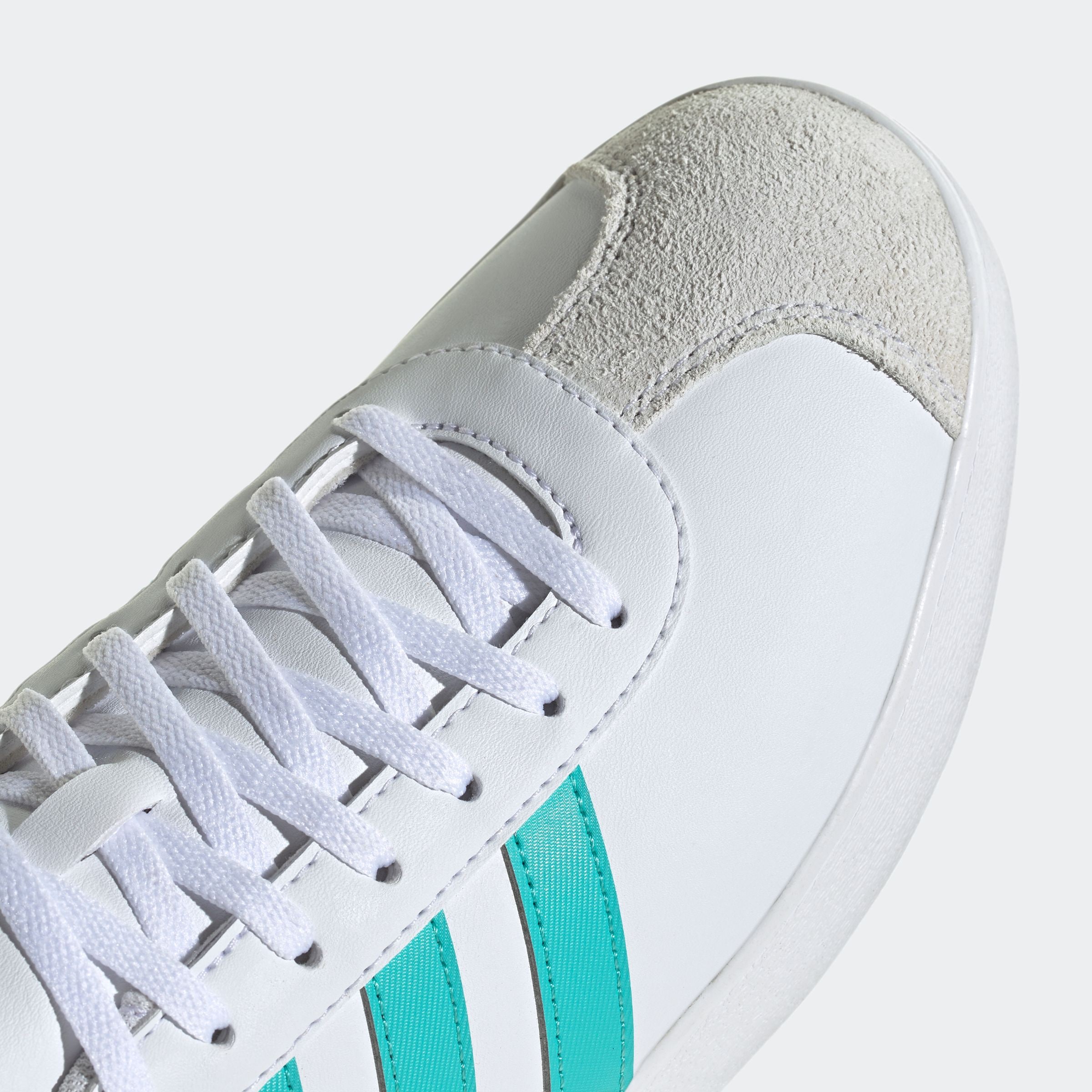 adidas Performance Sneaker »MERCEDES - AMG PETRONAS FORMULA ONE TEAM VL COURT SCHUH«, Mercedes AMG Motorsport