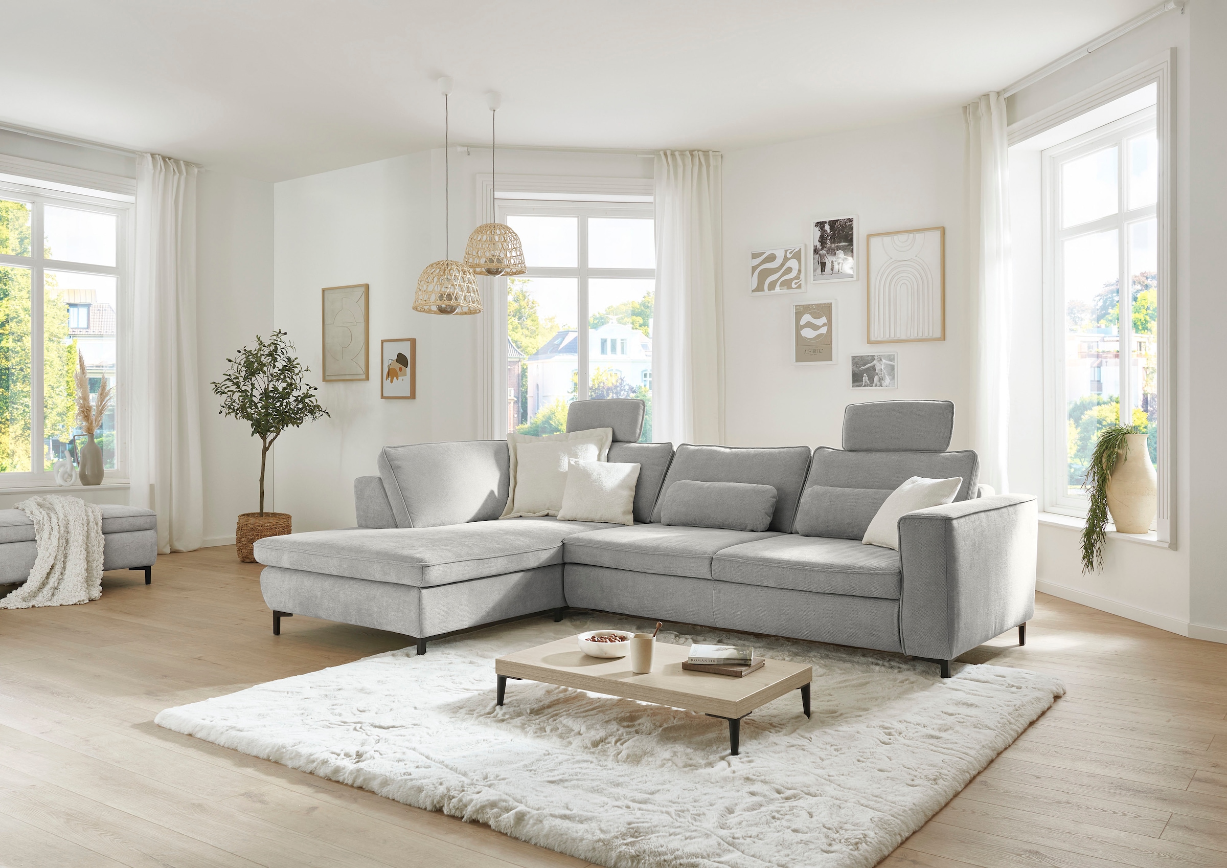 Die PlanBar Ecksofa "MP-IN24153, L-Form, Breite 289 cm" wahlweise mit Schlaffunktion und verstellbaren Kopfstützen