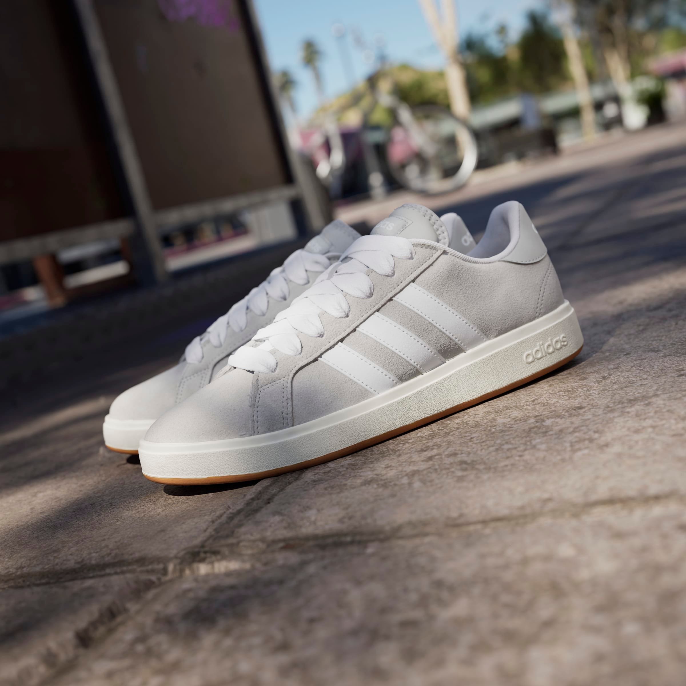 adidas Sportswear Sneaker »GRAND COURT BASE 00S«, Design auf den Spuren des adidas Campus 00