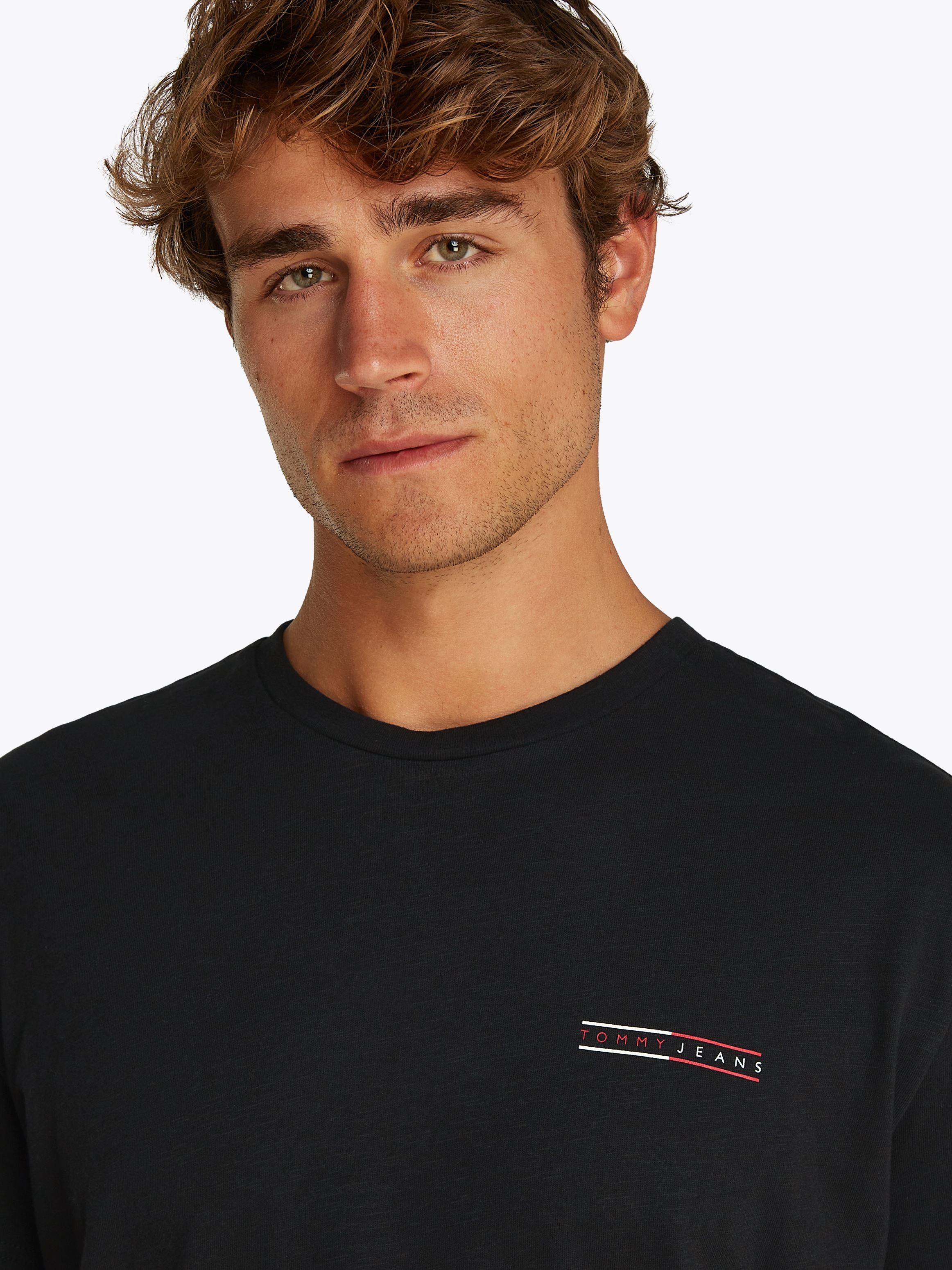 Tommy Jeans Kurzarmshirt »TJM REG GRAPHIC SLUB TEE EXT«, Mit Rundhalsausschnitt