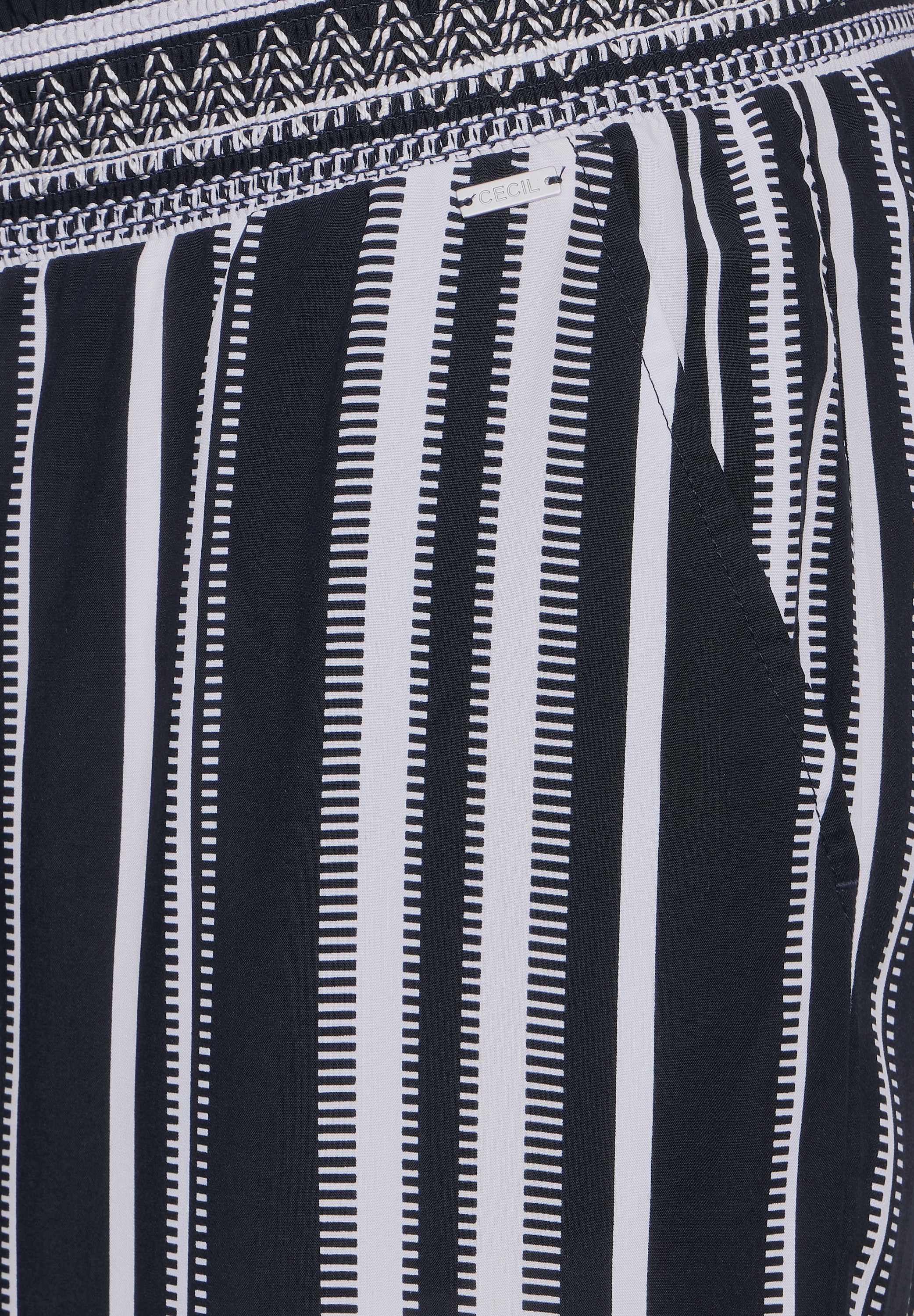 Cecil Culotte, im Streifendesign