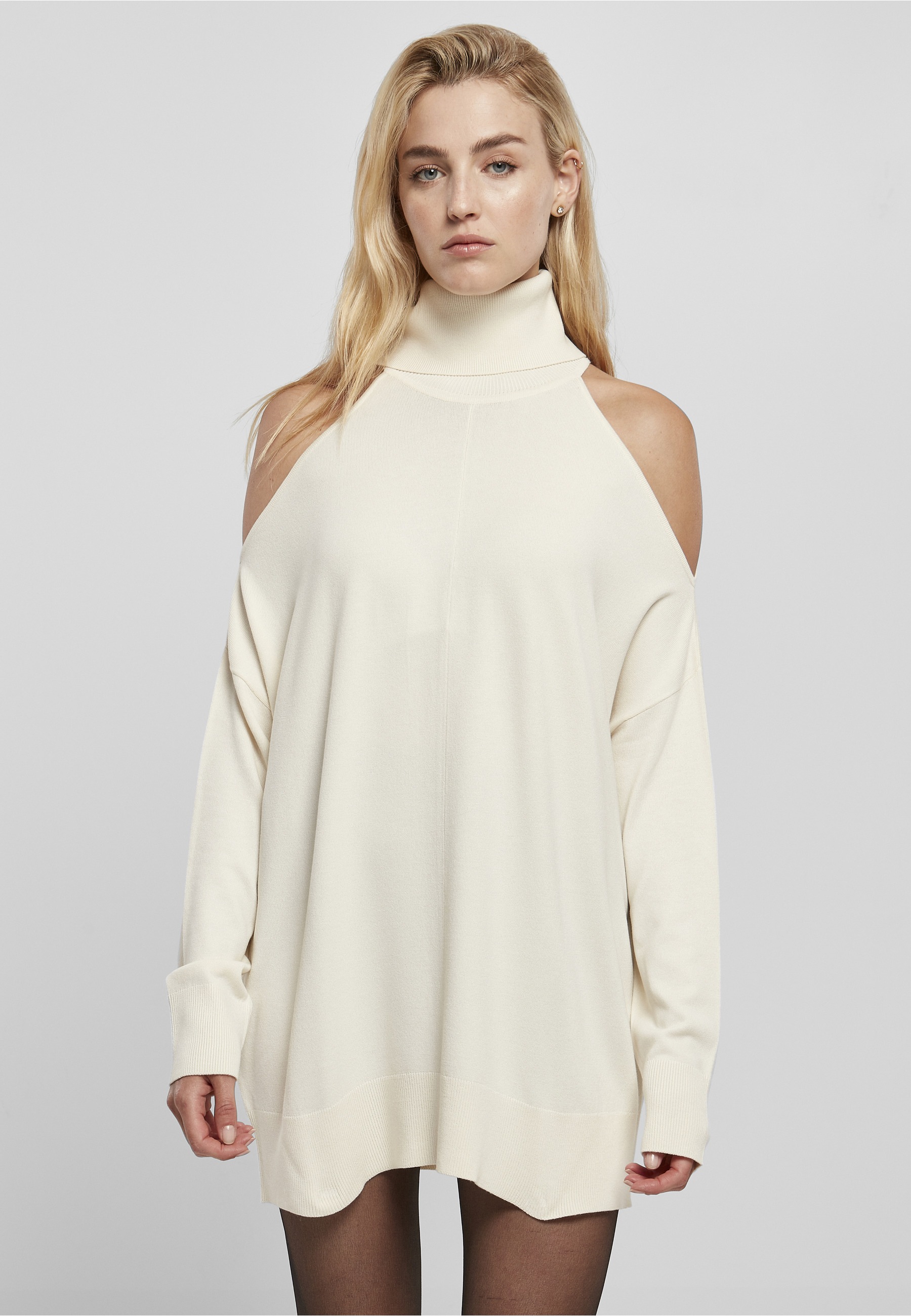 URBAN CLASSICS Fleecepullover »Urban Classics Damen Ladies Cold Shoulder Turtelneck Sweater«, 1 Stk.
