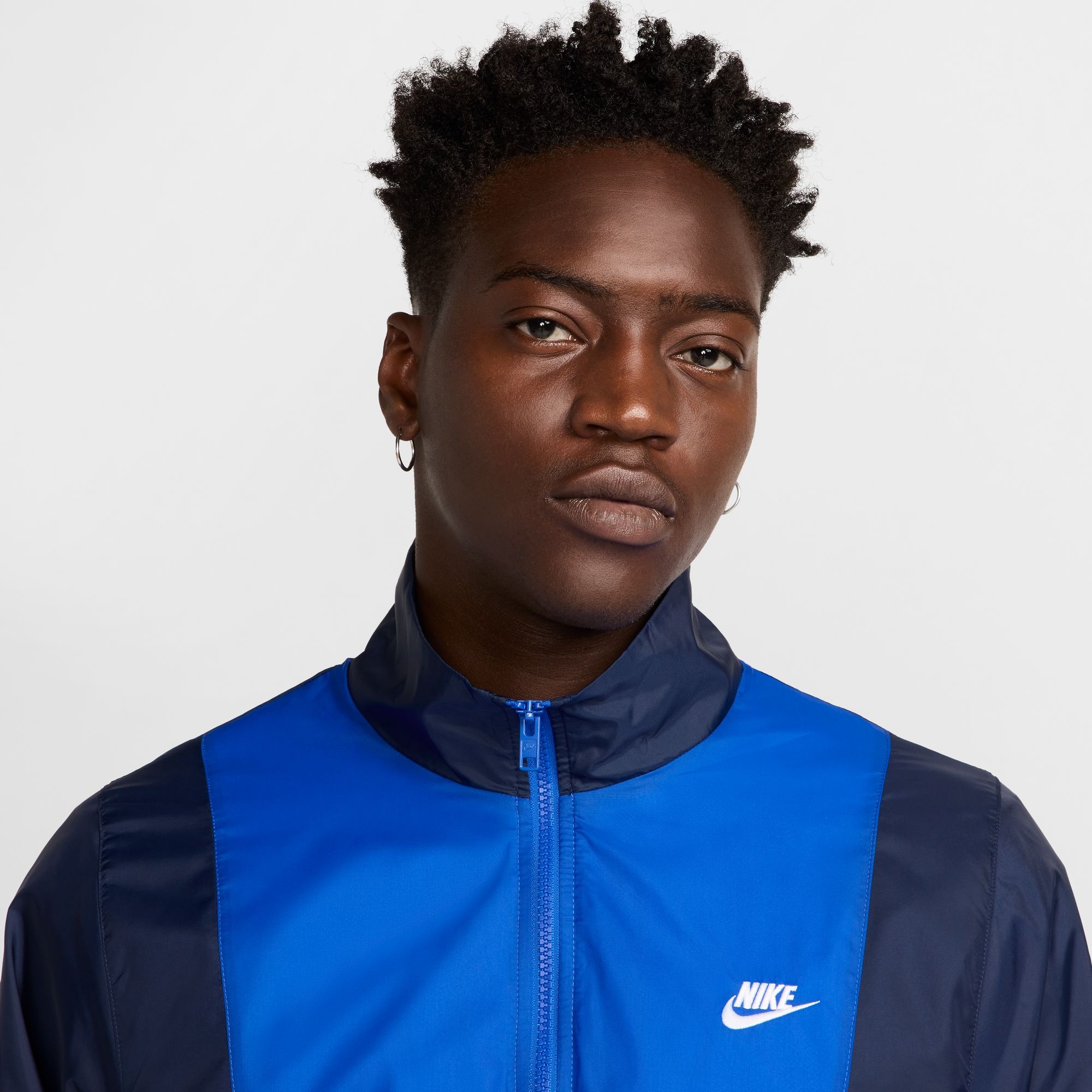 Nike Sportswear Trainingsanzug »M NK CLUB WVN TRK SUIT« mit Taschen, mit Mesh-Futter, aus gewebtem Taftmaterial