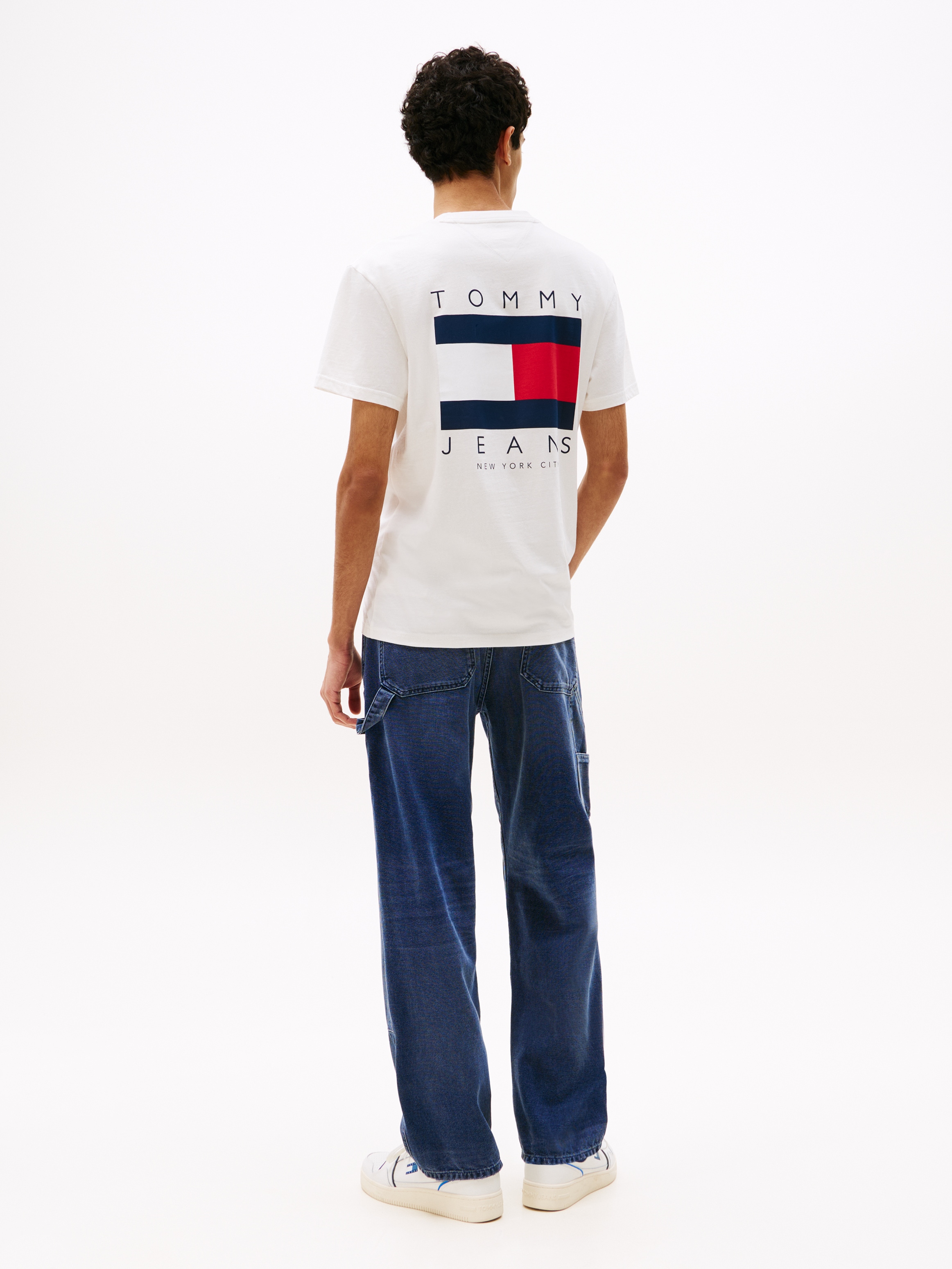 Tommy Jeans T-Shirt »TJM REG FLAG GRAPH BCKPRNT T EXT«, Mit Rundhalsausschnitt