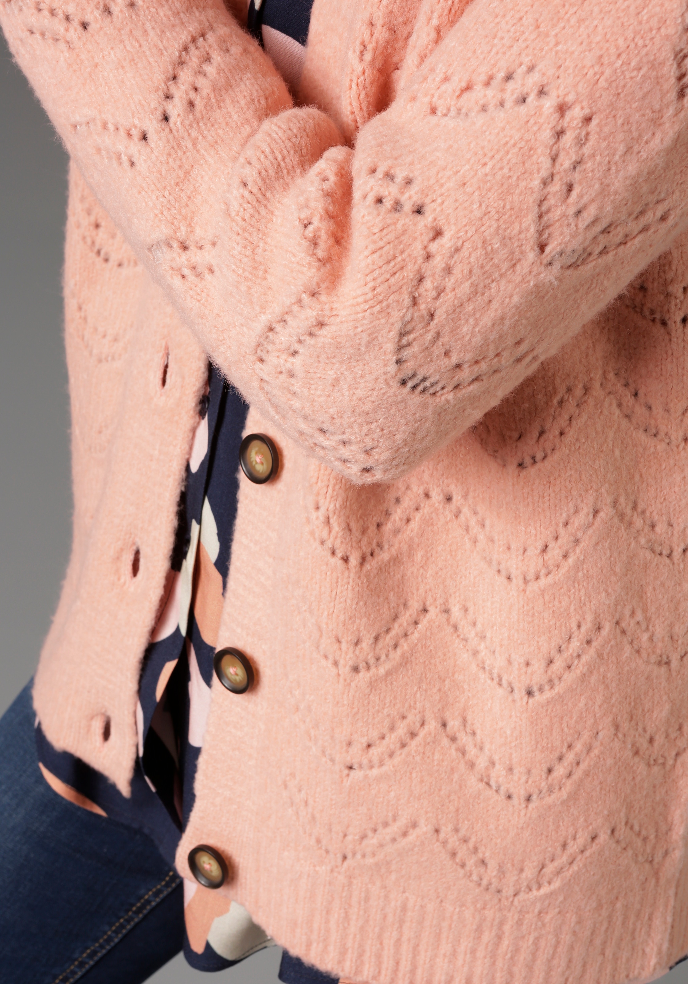 Aniston CASUAL Strickjacke, mit Ajourstrickmuster für kaufen | BAUR