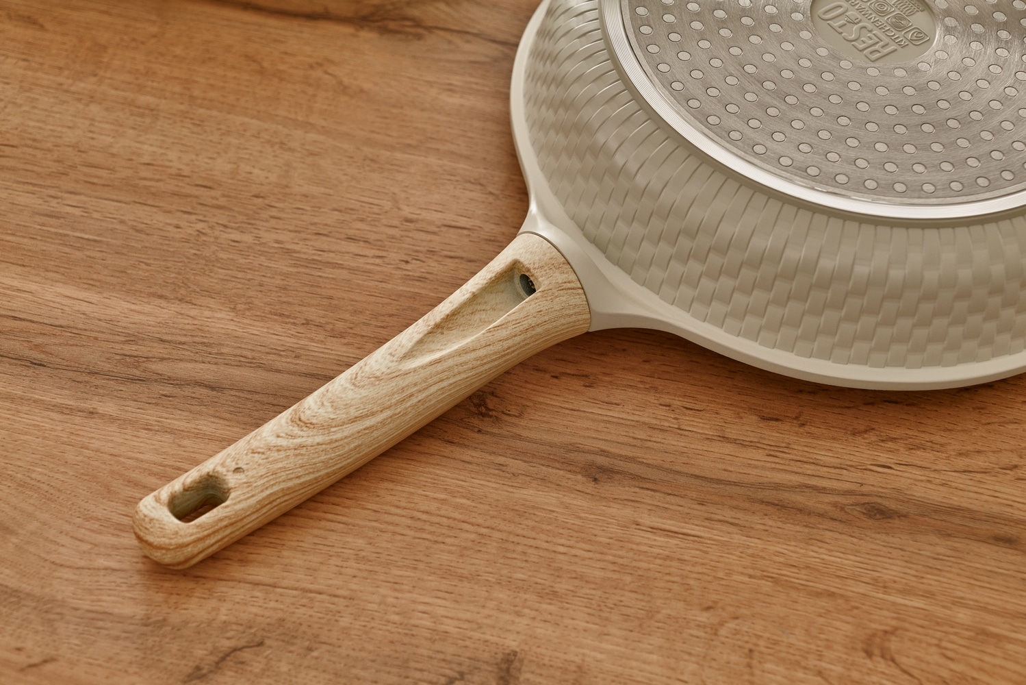 RESTO Kitchenware Bratpfanne »Ran, Universalpfanne mit Antihaftbeschichtung«, Aluminiumguss, (1 tlg.), Induktion, für alle Herdarten geeignet