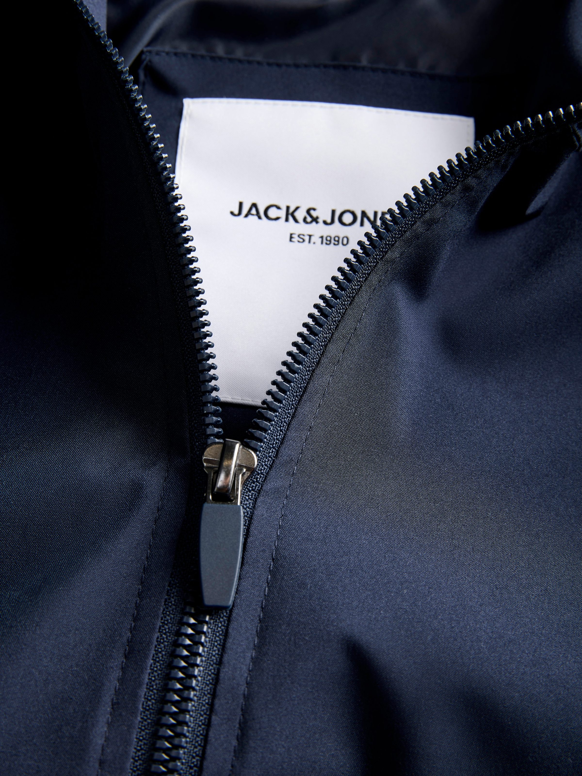 Jack & Jones Blouson »JJECHARGE LIGHT JACKET HOOD NOOS« mit Kapuze mit Kapuze