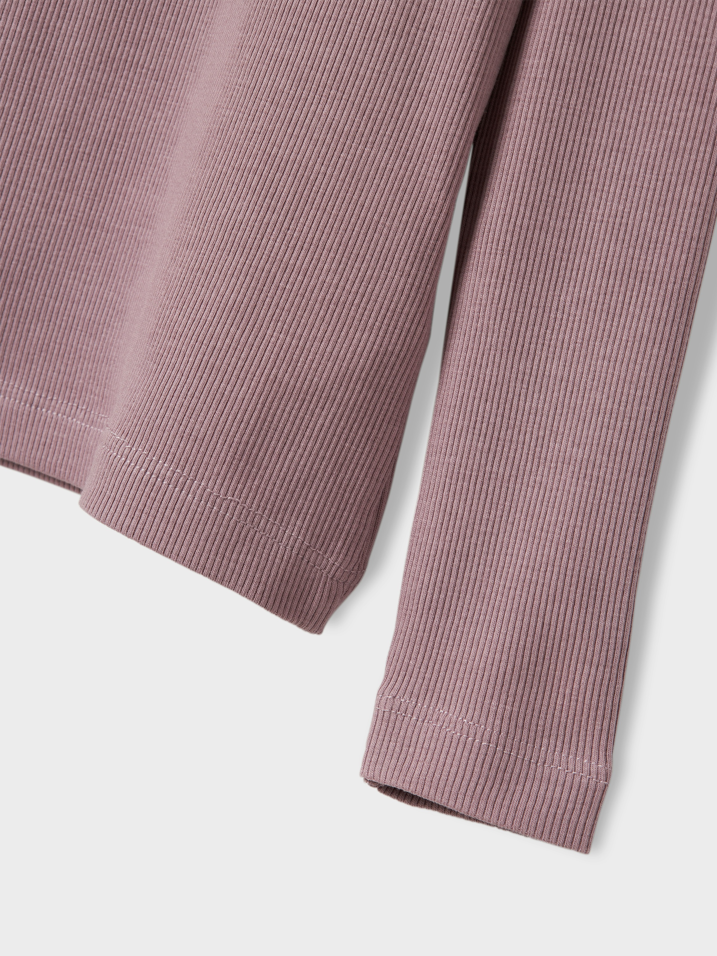 Thumbnail - Name It Langarmshirt "NKFNAKAL LS TOP NOOS" in Basic-Form und leicht gerippter Qualität