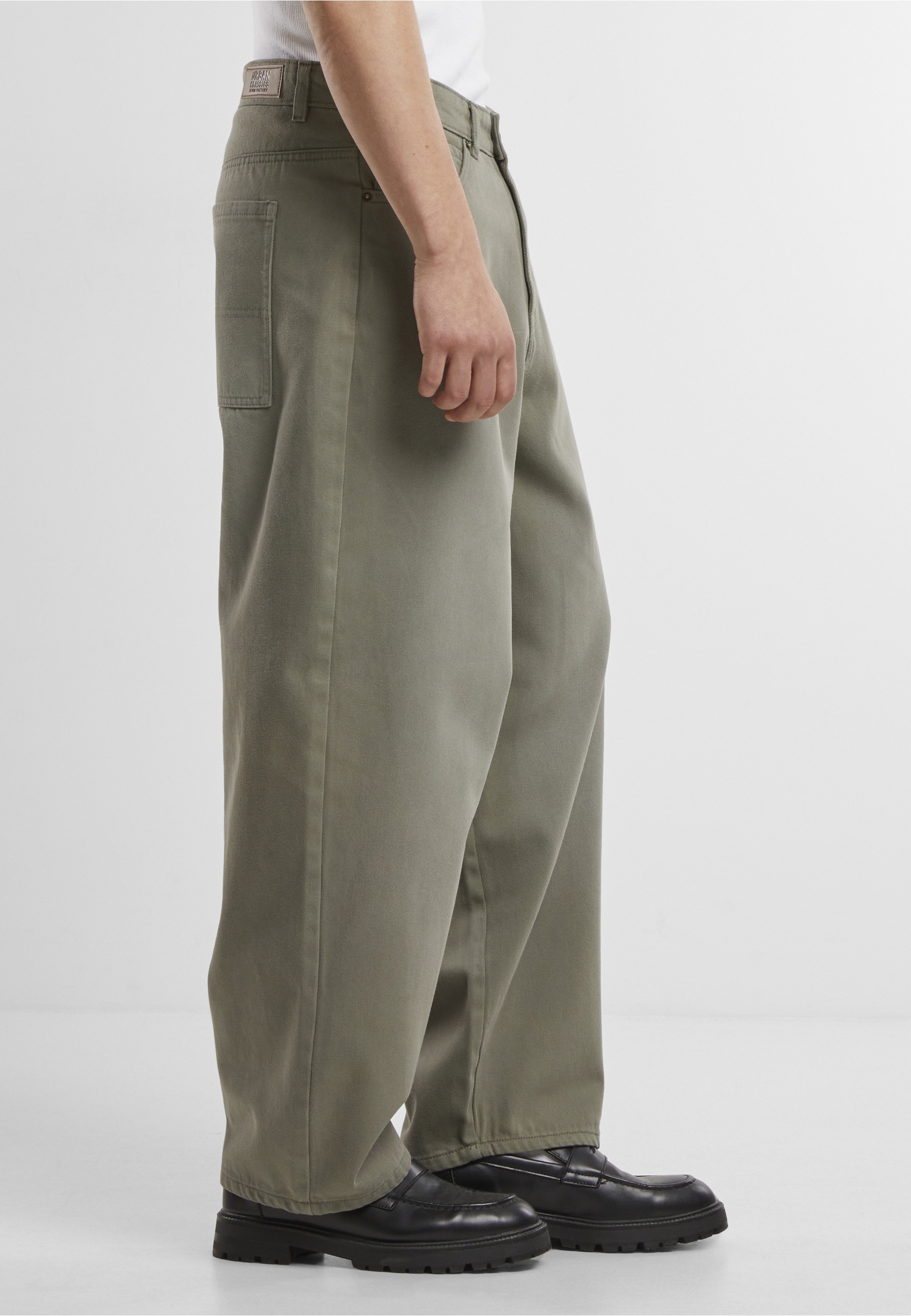 URBAN CLASSICS Bequeme Jeans »Urban Classics Tapered Heavy Ounce Baggy Jeans«