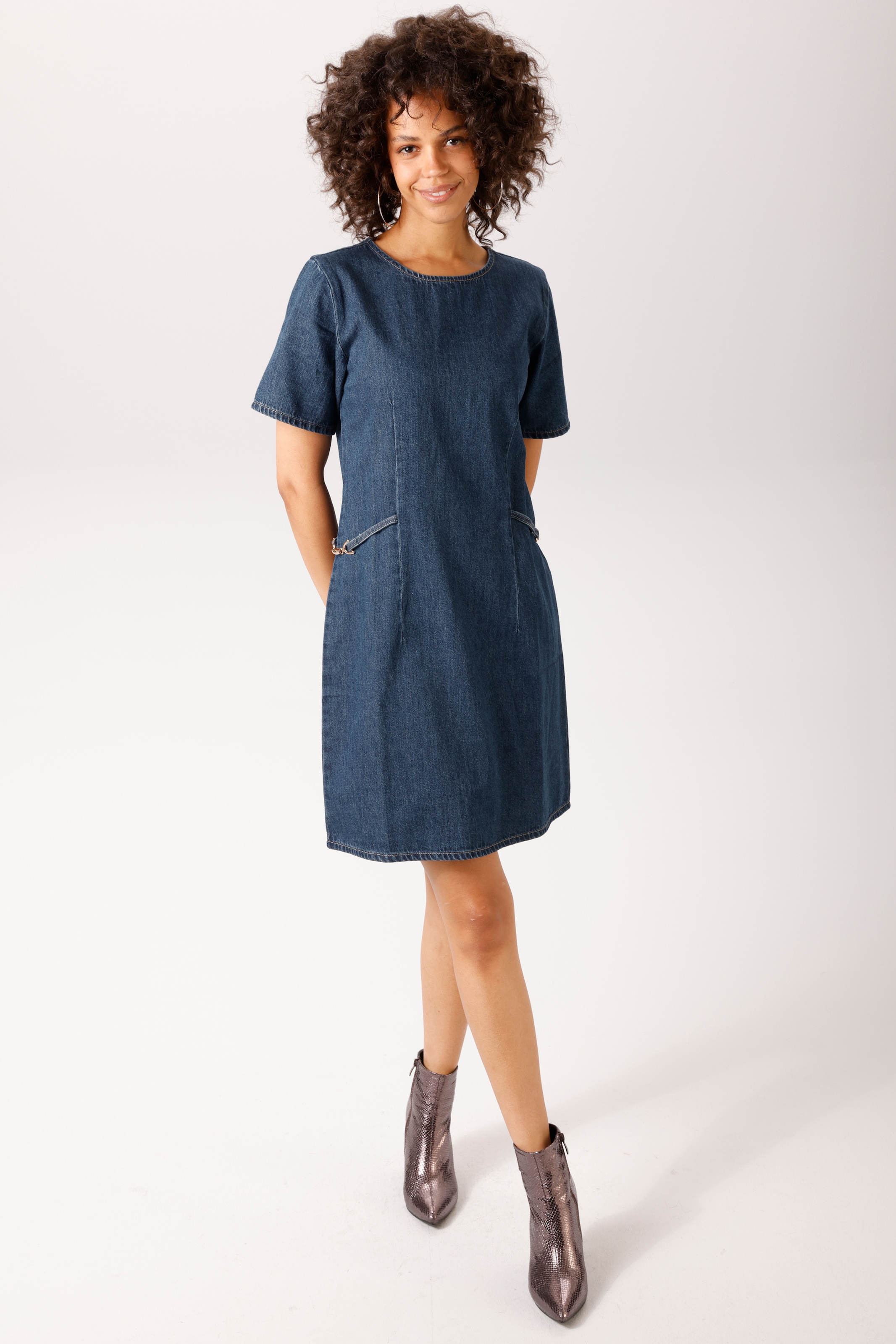 Aniston CASUAL Jeanskleid mit goldfarbenen Schmuck-Elementen an den Seiten - NEUE KOLLEKTION