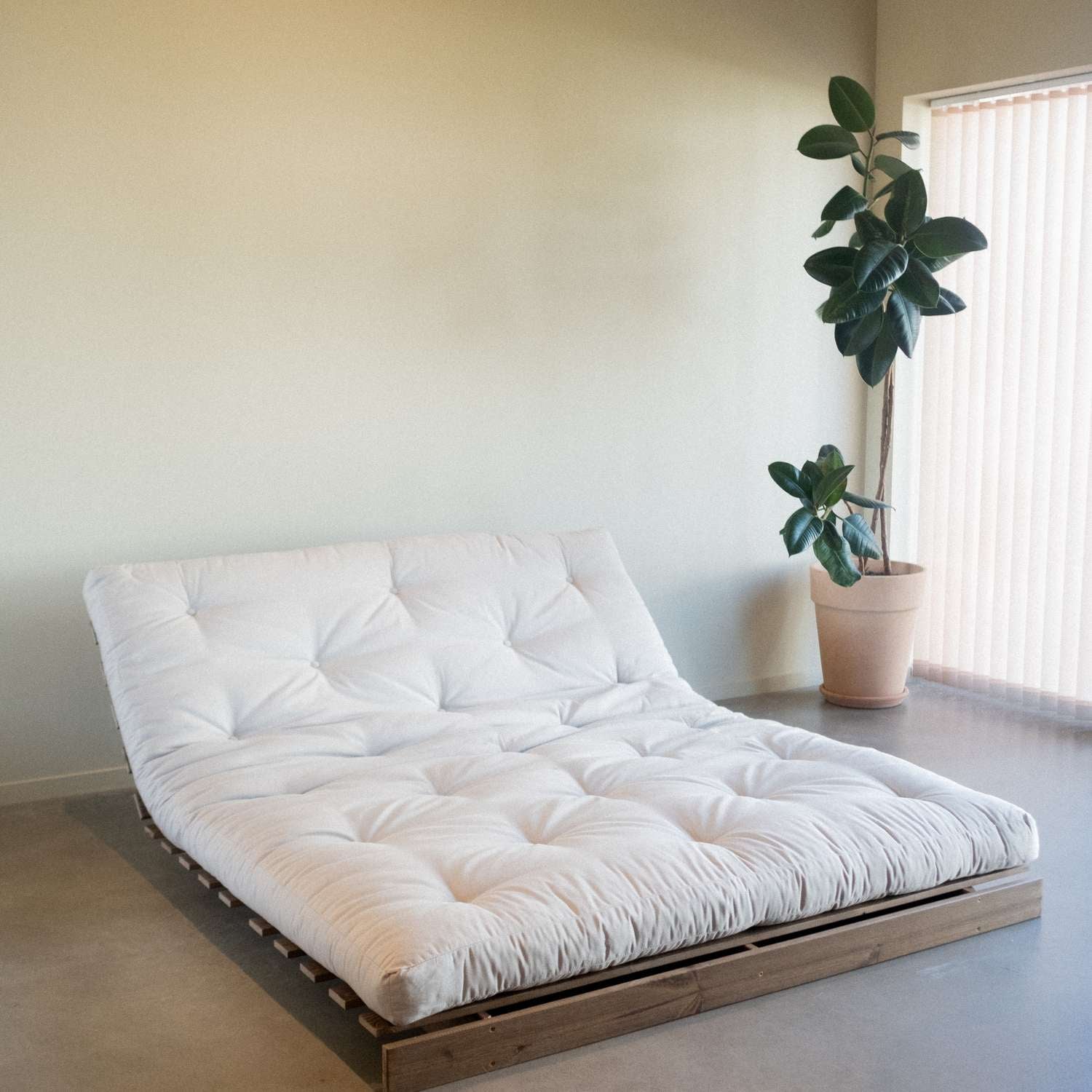 Karup Design Schlafsofa »Roots 160 Schlafsofa, Gästebett, Sofa mit Futonmatratze«, (2 St.), Inkl. Futonmatratze, Liegefläche 160x200 cm, FSC® zertifizierte Kiefer