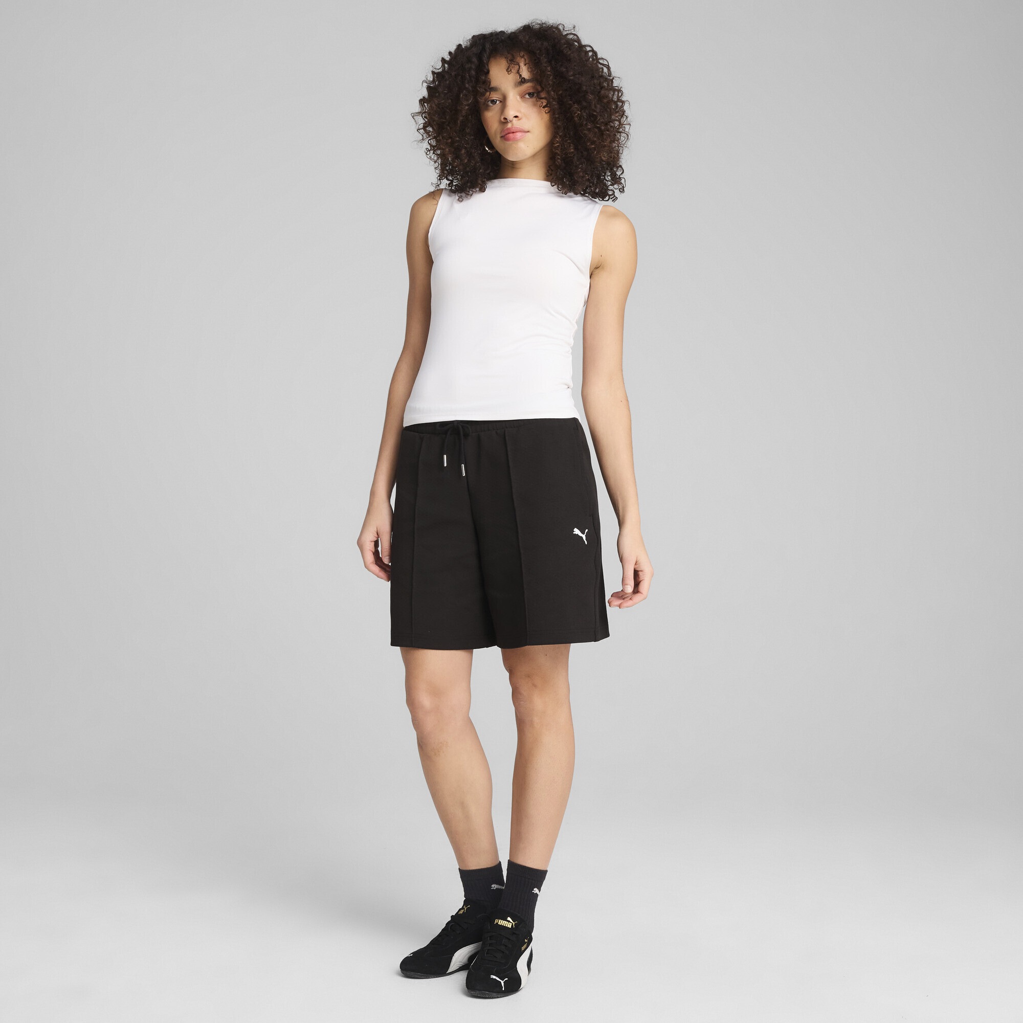 PUMA Sporthose »WARDROBE ESS Lange Relaxed Fit 8" Shorts Damen«