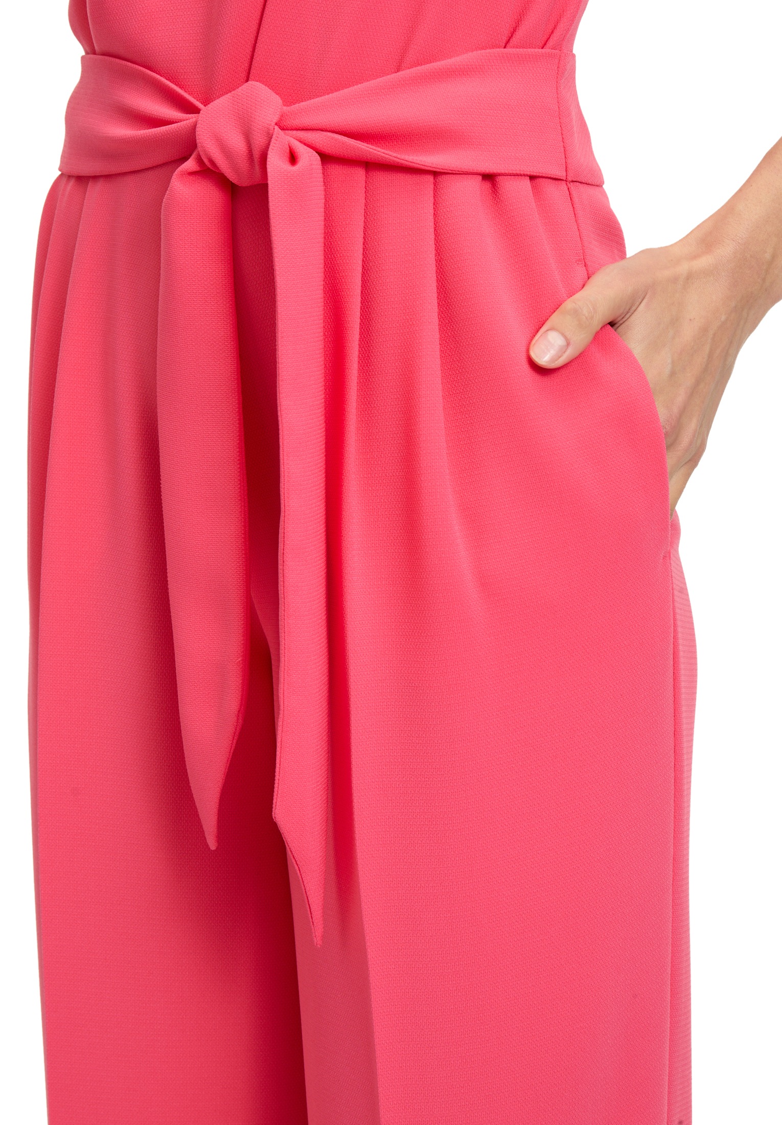 Betty&Co Overall »Betty & Co Jumpsuit ohne Arm«, (1 tlg.), Falten
