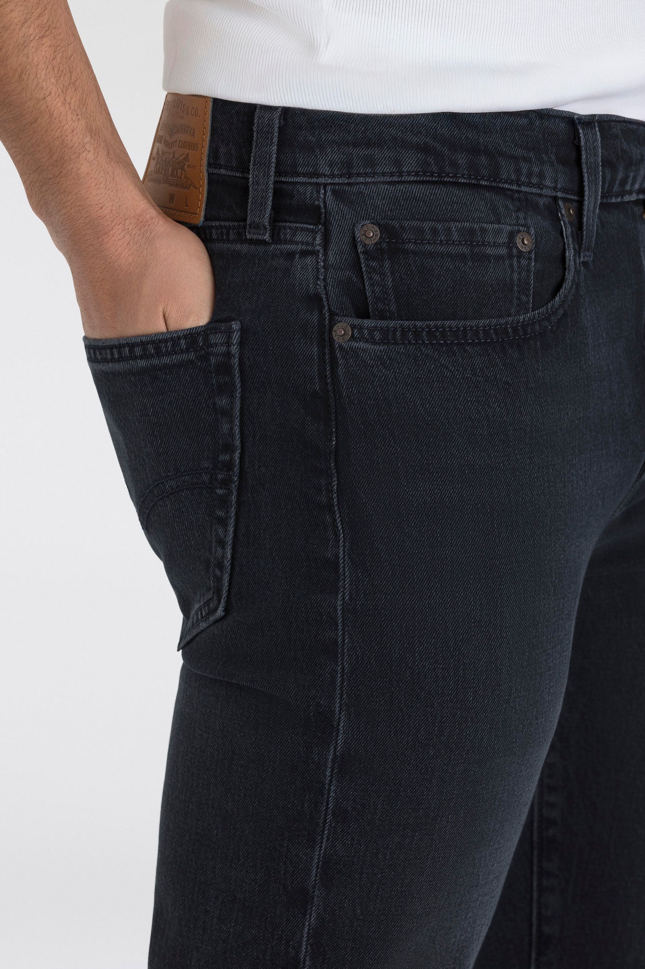 Levi's® Tapered-fit-Jeans »502 TAPER«, in elegantem, modernem Stil