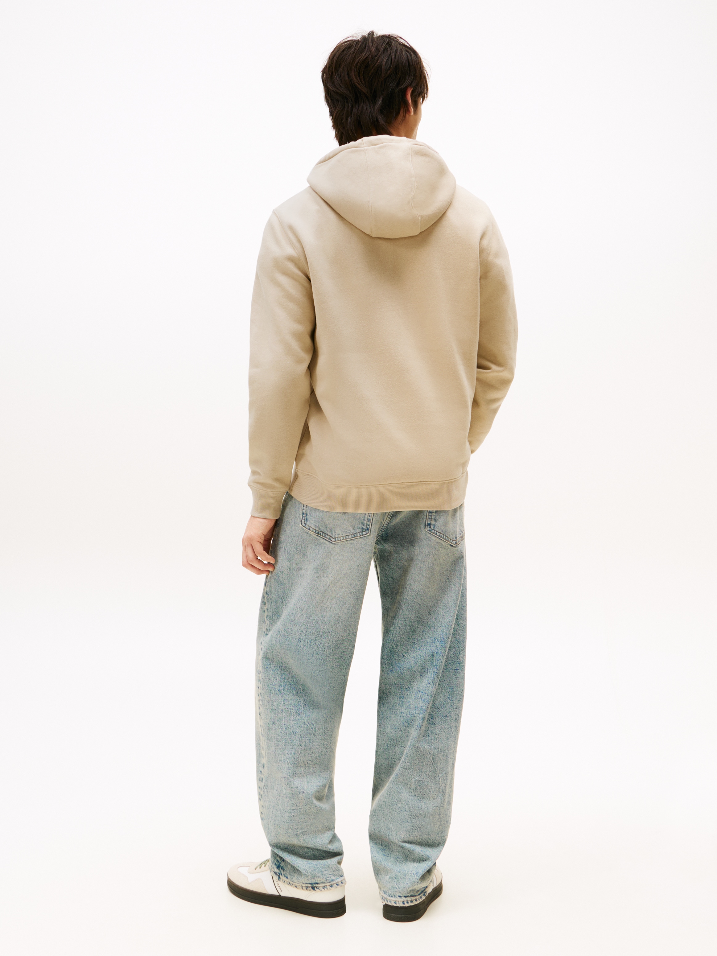 Tommy Jeans Sweatshirt »TJM REG S FLAG HOODIE«, mit bestickten Markenlogo auf Brusthöhe