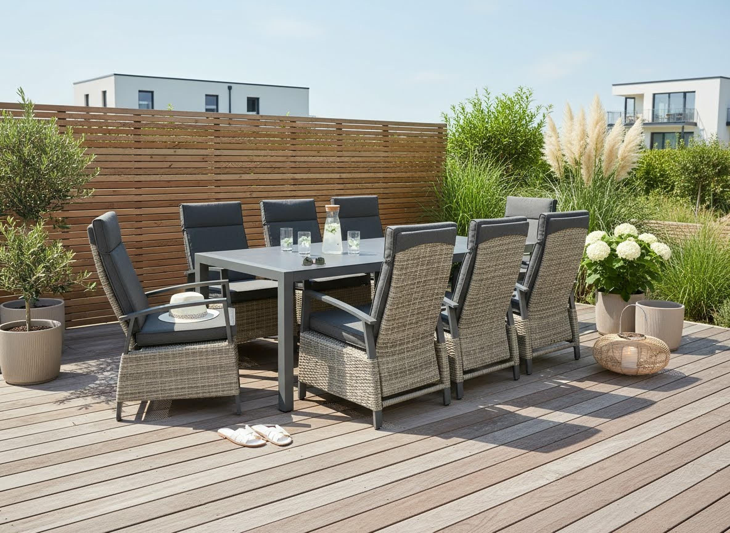 KONIFERA Garten-Essgruppe "Menton" Set, 8x Sessel, 8x Auflagen, 1x Tisch, 17 tlg. bestehend aus 8 Stühlen, 8 Sitzauflagen und 1 Tisch