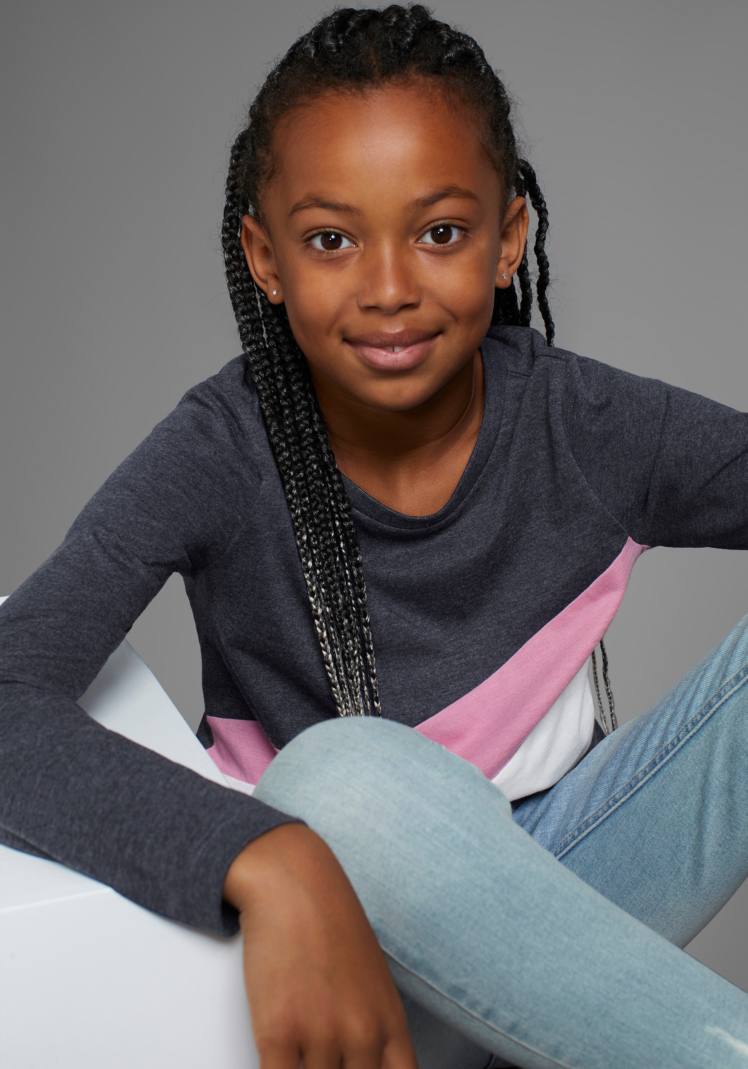 Thumbnail - KangaROOS Langarmshirt "mit coolem Colourblocking", mit Kangaroos Logo und Stickerei