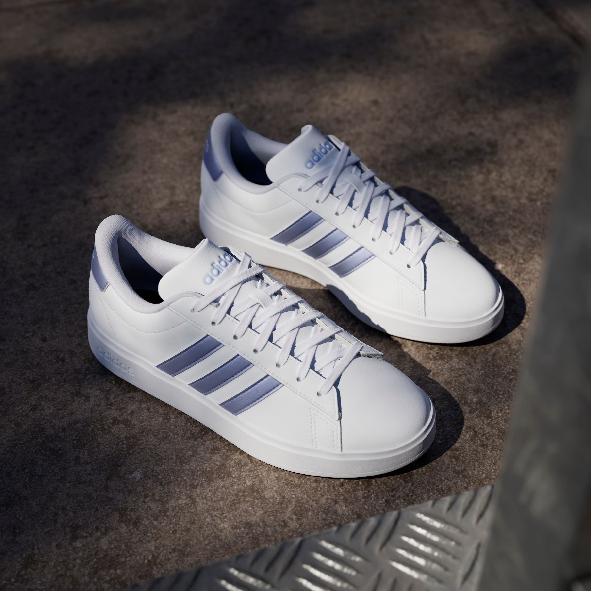 adidas Sportswear Sneaker »GRAND COURT CLOUDFOAM LIFESTYLE COURT COMFORT«, Design auf den Spuren des adidas Superstar