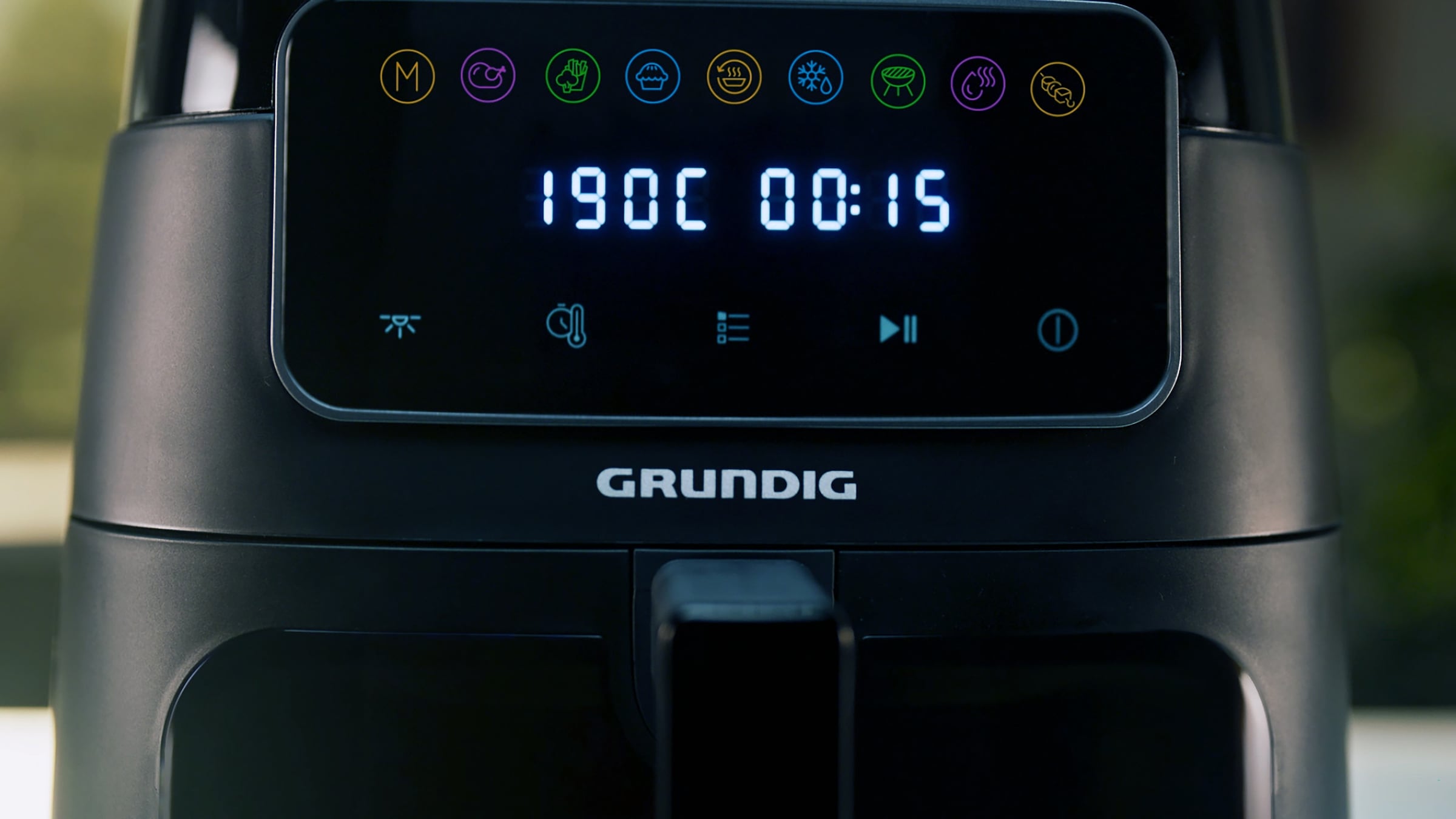 Grundig Heißluftfritteuse »XXL FRY 7320«, 1750 W, 7,6 Liter Fassungsvermögen, Sichtfenster mit Innenbeleuchtung