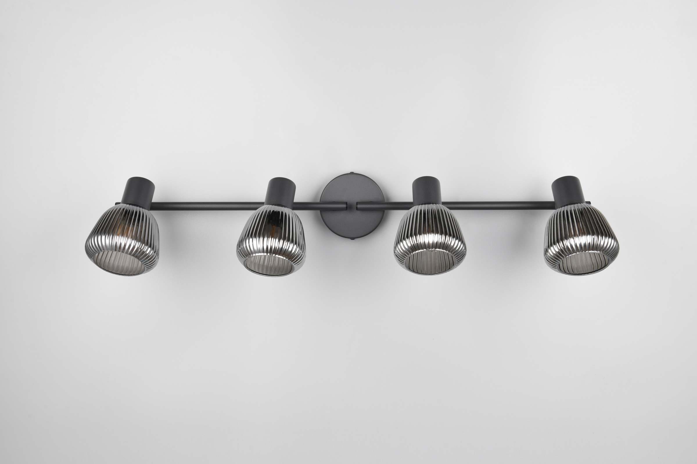 TRIO Leuchten Deckenstrahler »TARIFA, 4-flammiger Deckenspot mit Glasschirm, exkl 4xE14 max 10W«, 4 flammig, Leuchtmittel E14 | Leuchtmittel wechselbar, Glasschirm in Riffeloptik leicht verspiegelt, verstellbare Spots