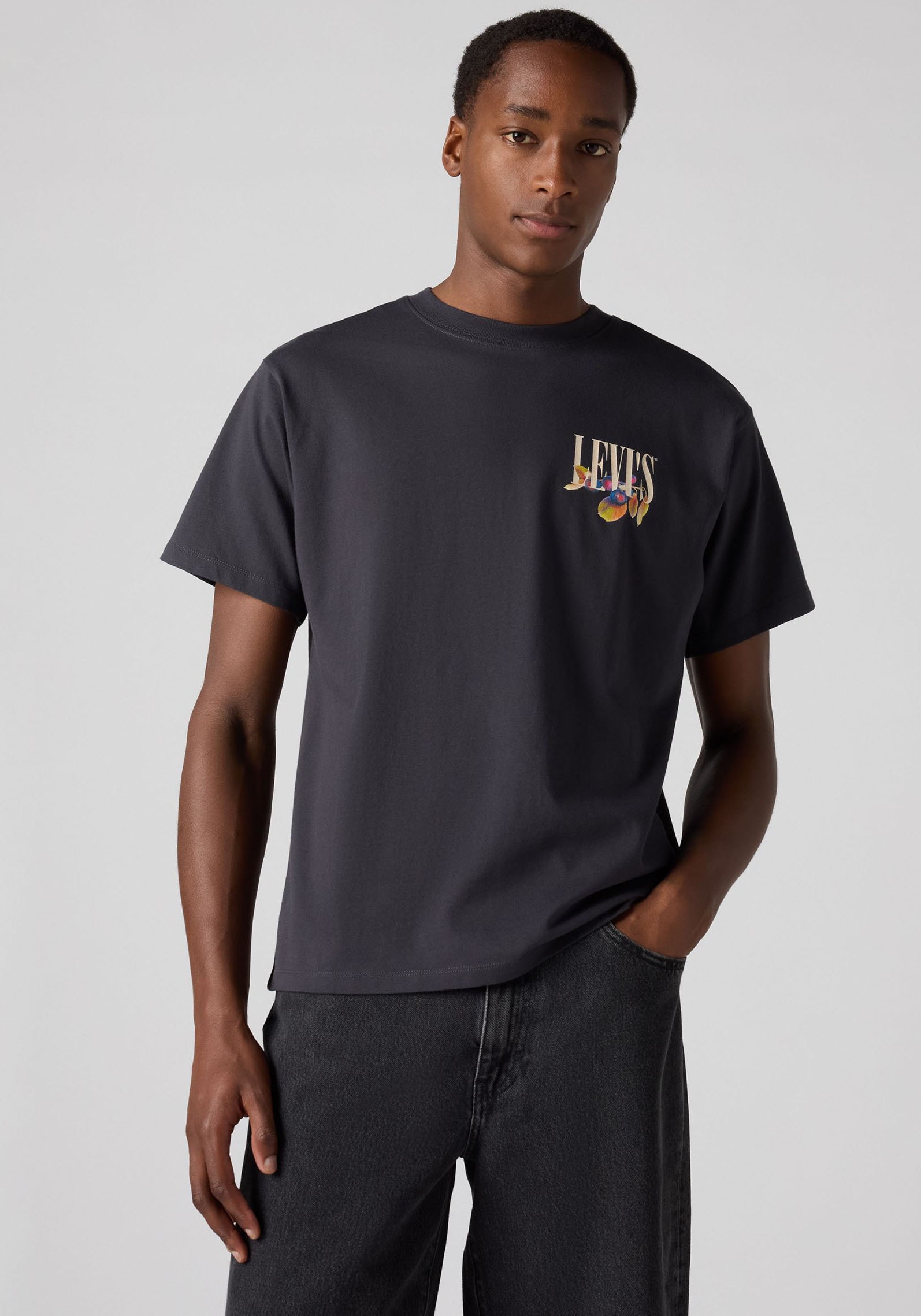 Levis T-Shirt "SEVINTAGE", mit Logo-Aufnäher auf der Brust günstig online kaufen