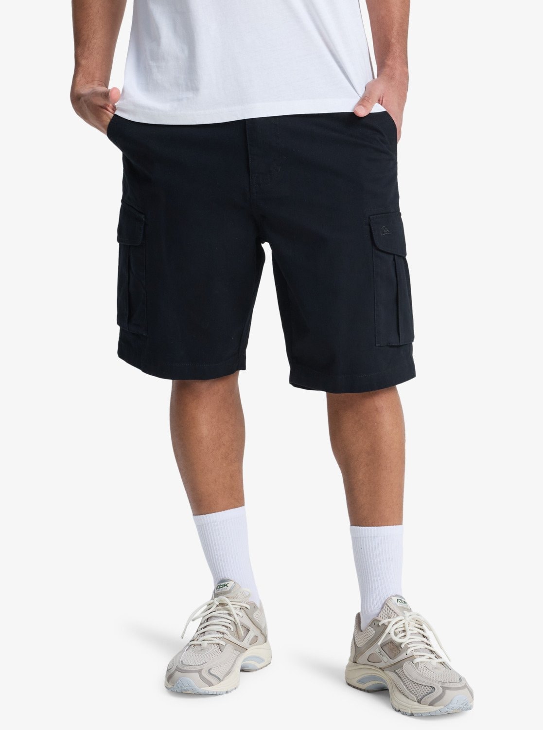Quiksilver Cargoshorts "MW CARGO SHORT" mit praktischem Charakter, aus Baumwolle und Elasthan