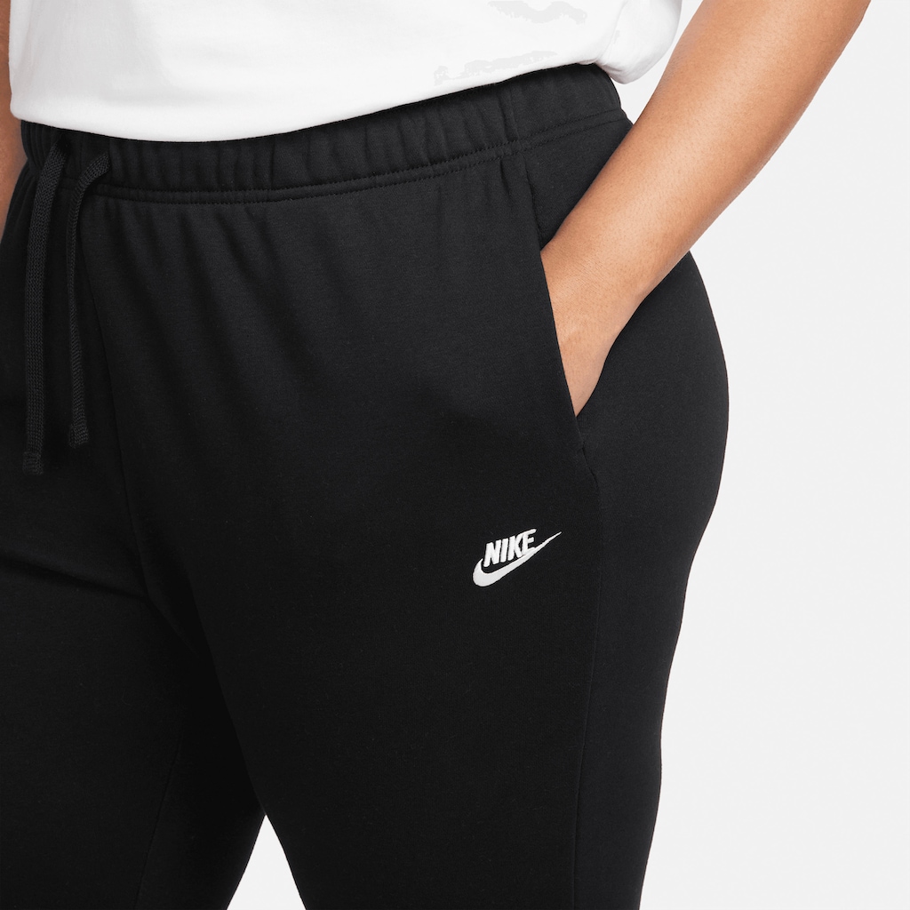 Nike Sportswear Jogginghose »Club Fleece Women's Mid-Rise Joggers (Plus Size)«