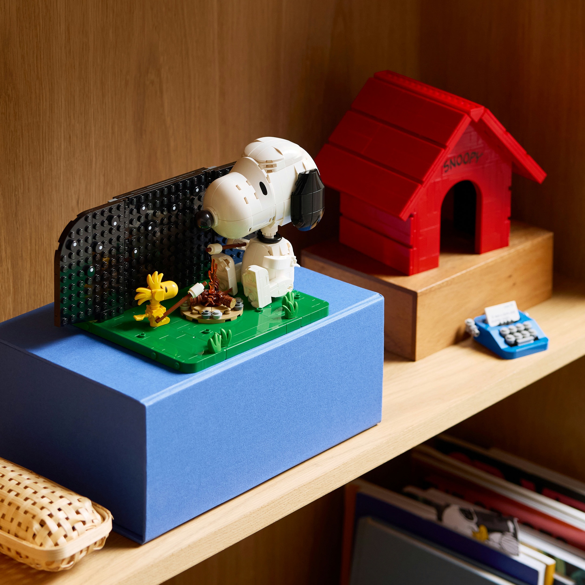 LEGO® Konstruktionsspielsteine »Peanuts: Snoopys Hundehütte (21368), LEGO Ideas« Made in Europe