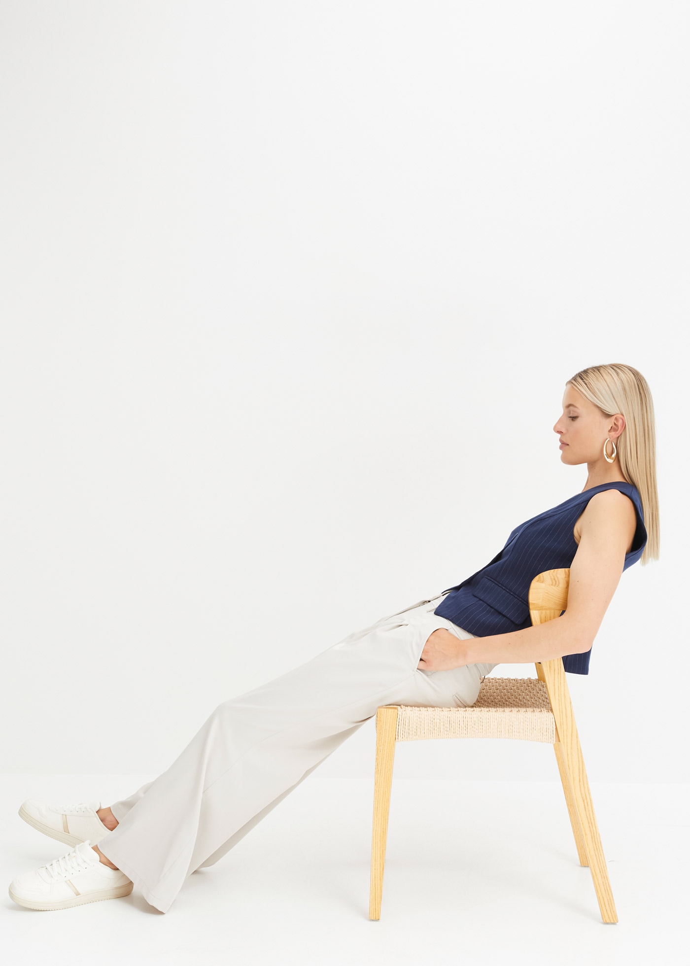 bonprix Stoffhose »Hose«  aus Polyester und Elasthan, hohes Bunddesign, Slim Fit Passform