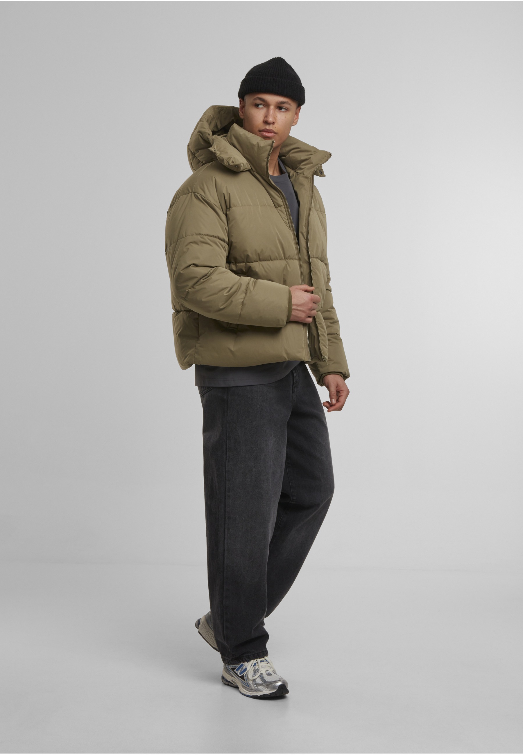 URBAN CLASSICS Winterjacke »Urban Classics Puffer Jacket With Flap Hood« 1 Stk. tlg. mit Kapuze