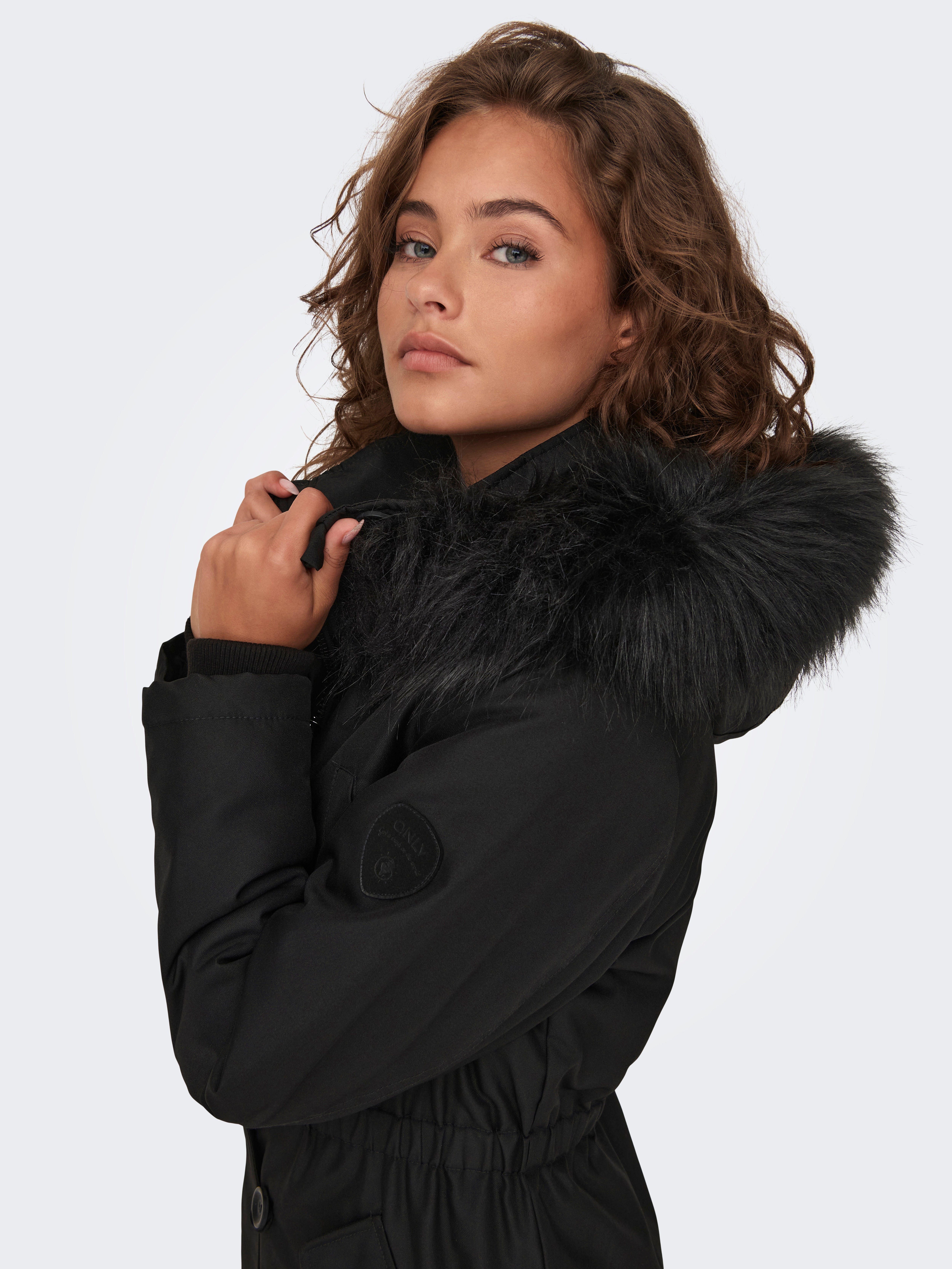 Thumbnail - ONLY Parka "ONLIRIS FUR WINTER PARKA LIFE CC OTW" mit Kapuze mit verdeckter Knopfleiste